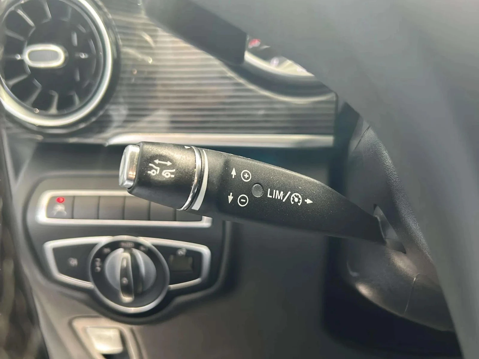 Mercedes-Benz-EQV-image-17