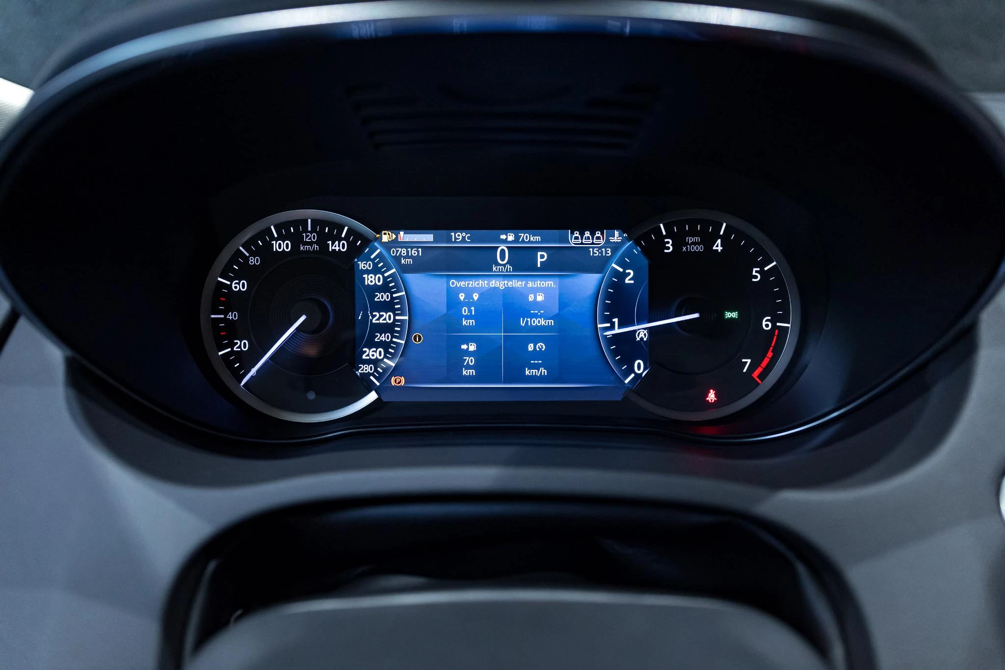 Jaguar-E-PACE-image-16