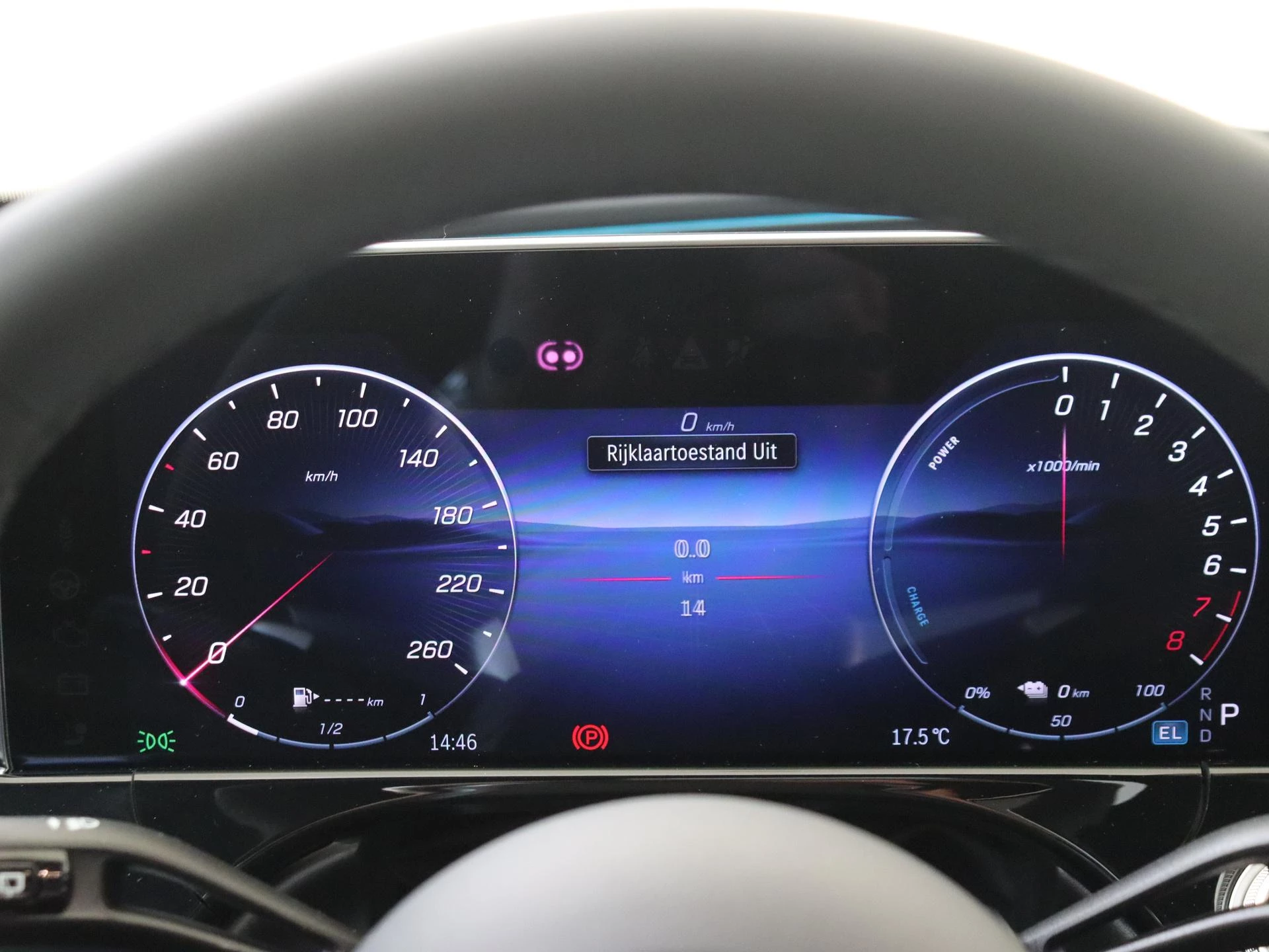Mercedes-Benz-E-Klasse-image-11
