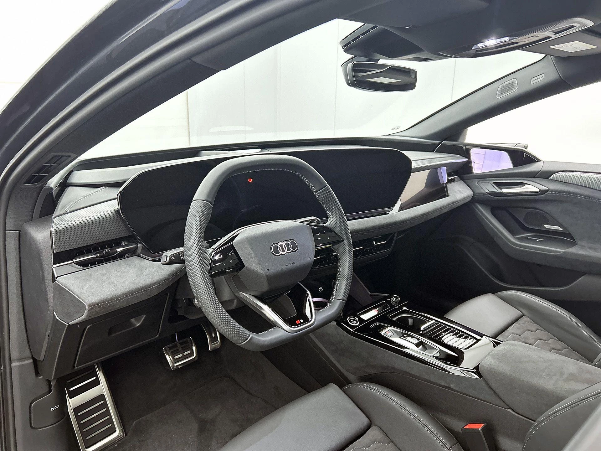 Audi-A6 Avant e-tron-image-19