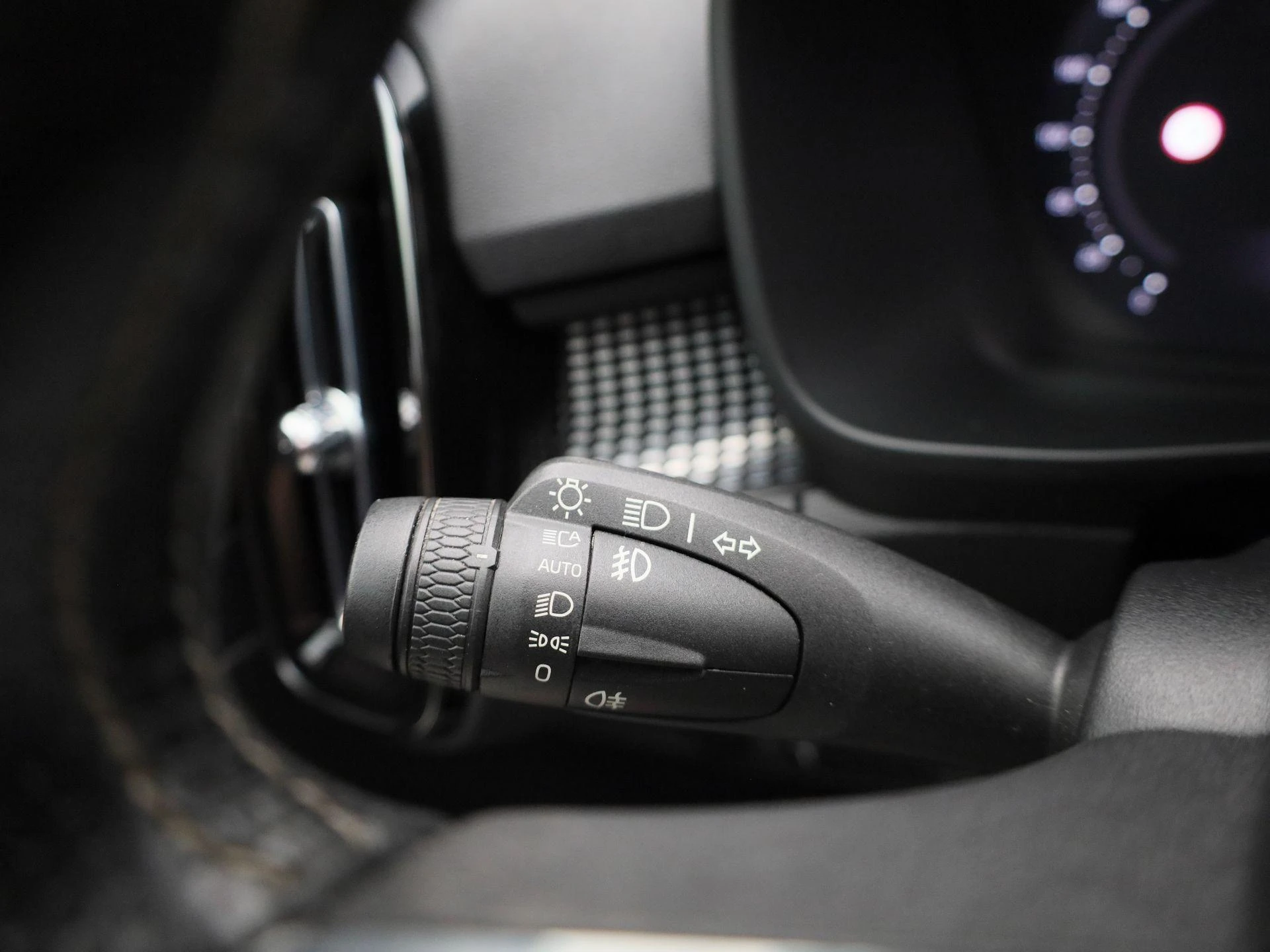 Volvo-XC40-image-22