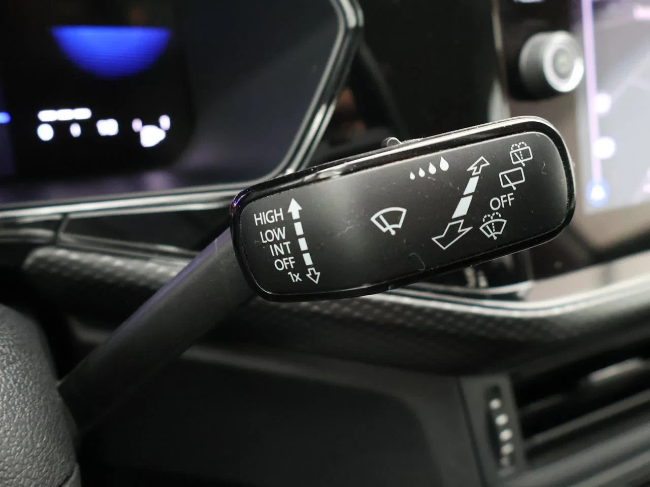 Volkswagen-T-Cross-image-17