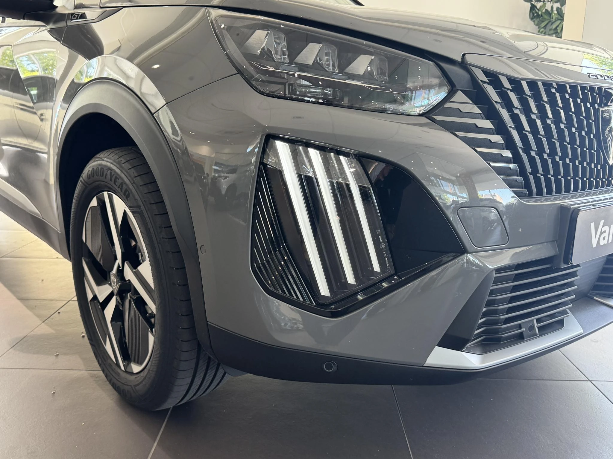 Peugeot 2008 1.2 Hybrid 145 GT