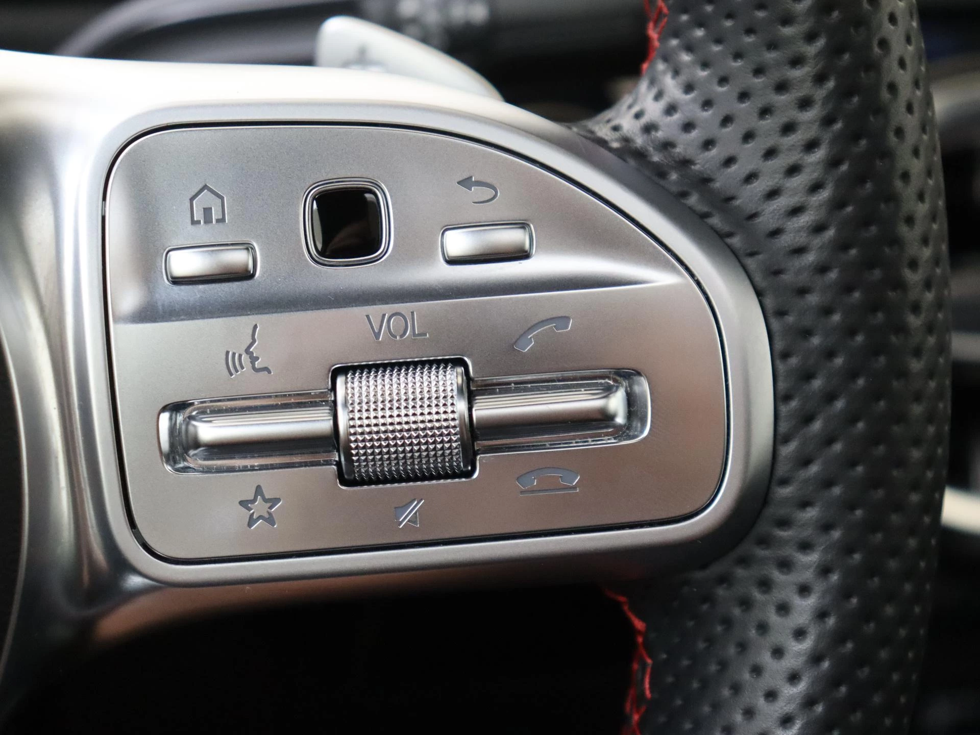 Mercedes-Benz-A-Klasse-image-13