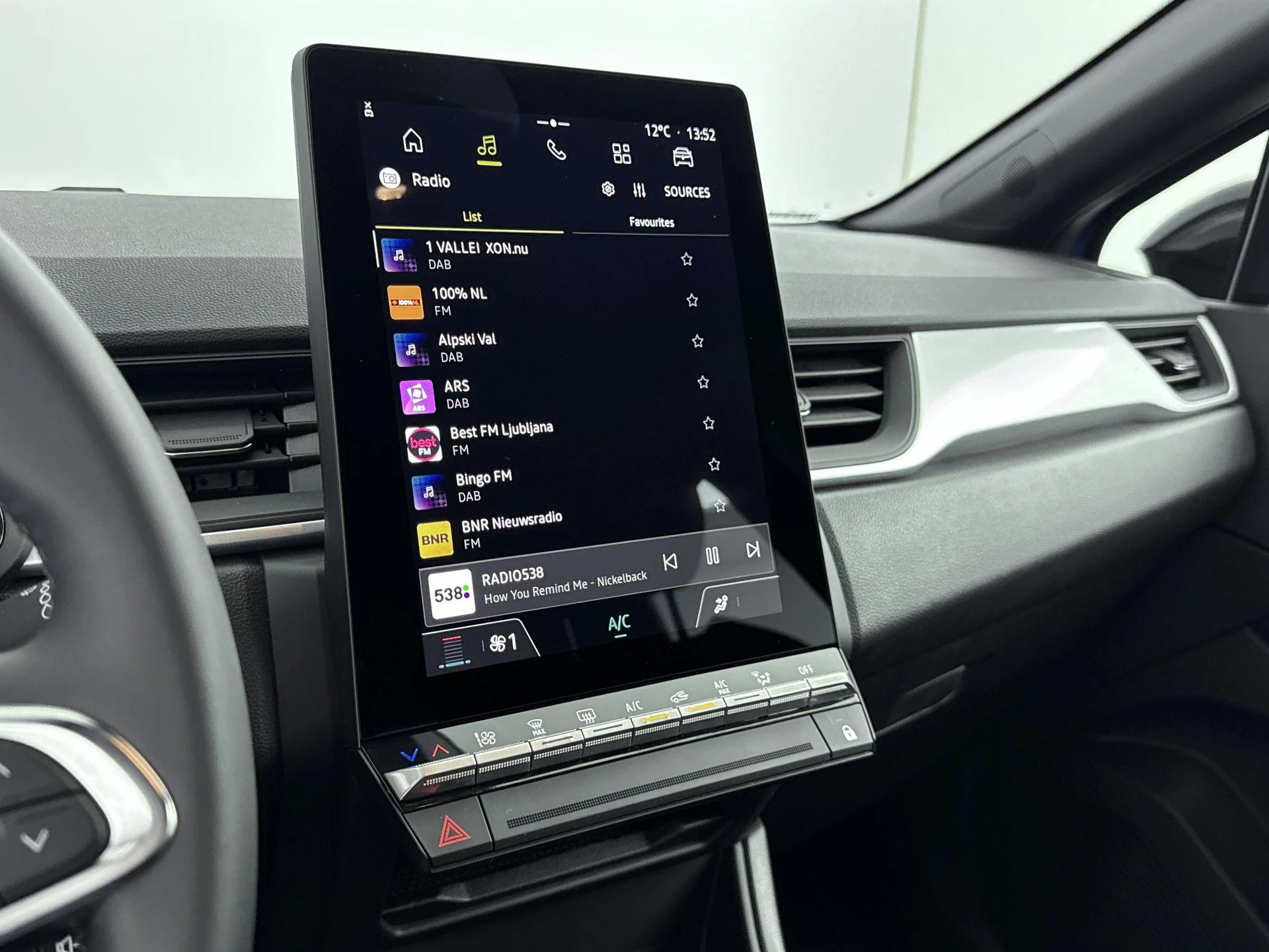 Renault-Captur-image-5