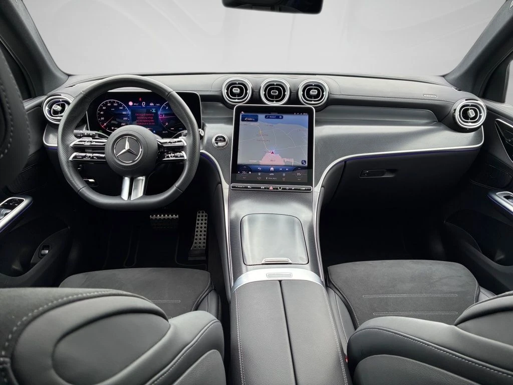 Mercedes-Benz-GLC 220 d-image-11