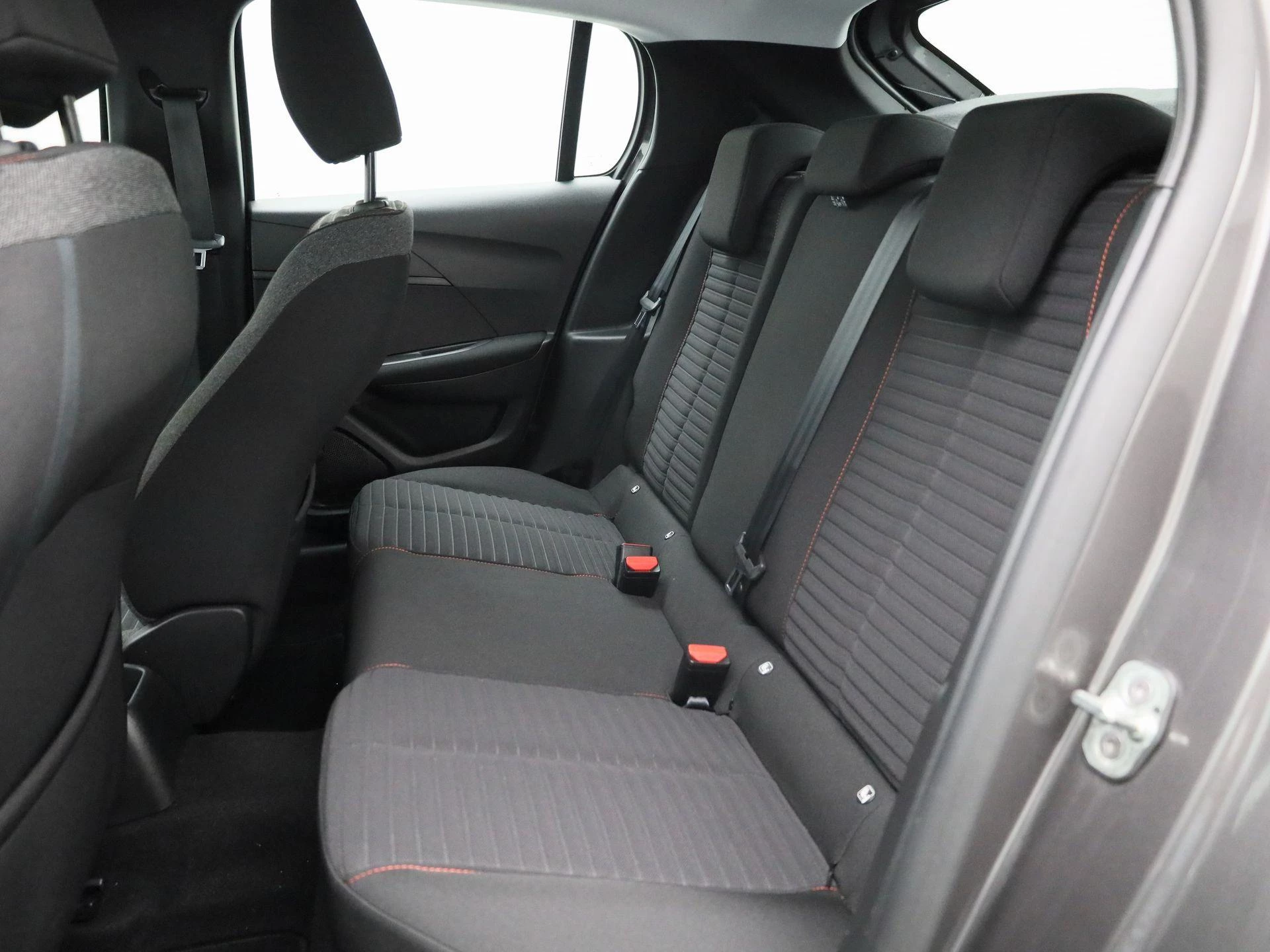 Peugeot-208-image-10