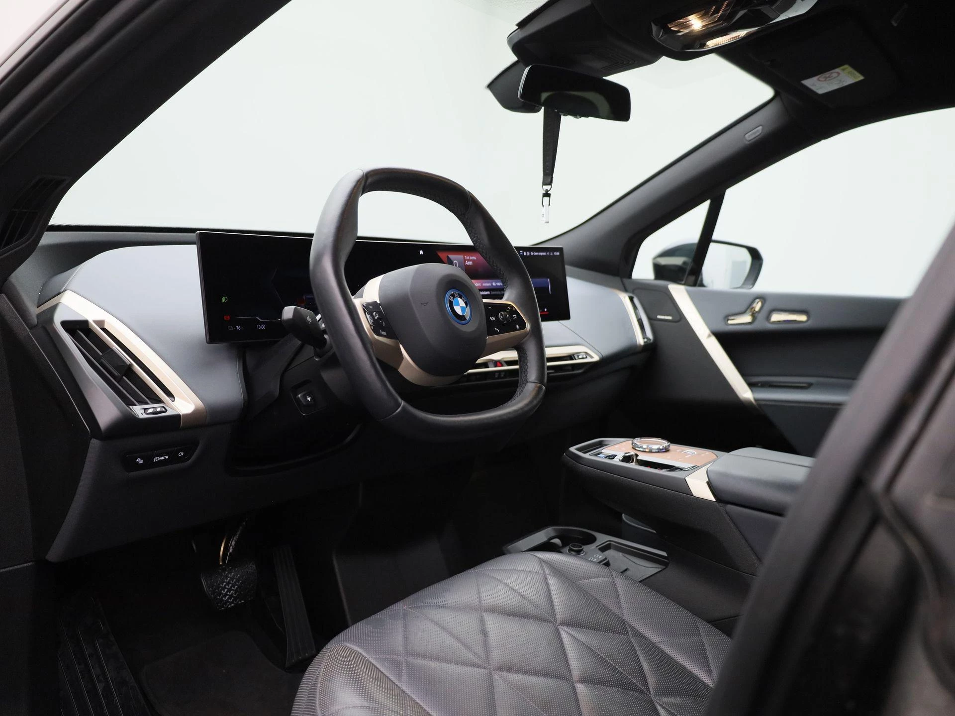 BMW-iX-image-41