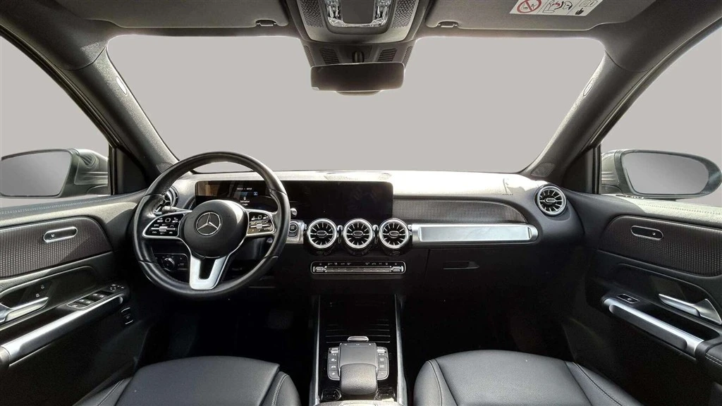 Mercedes-Benz-EQB-image-14