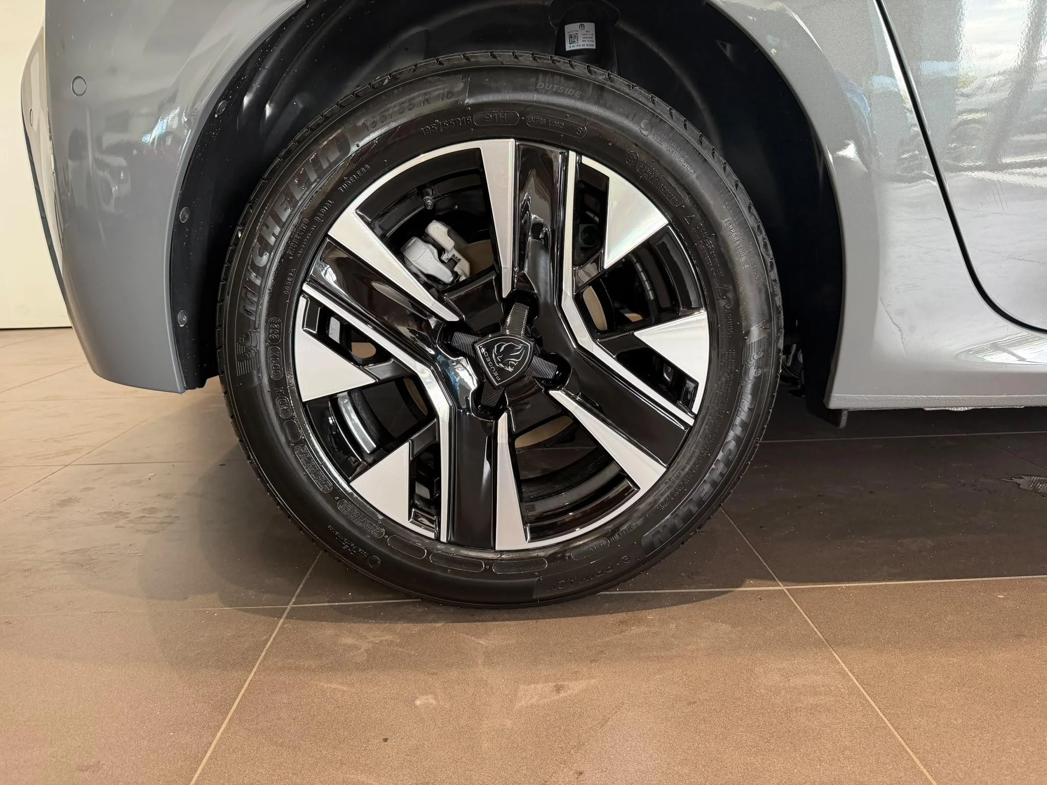 Peugeot-208-image-12