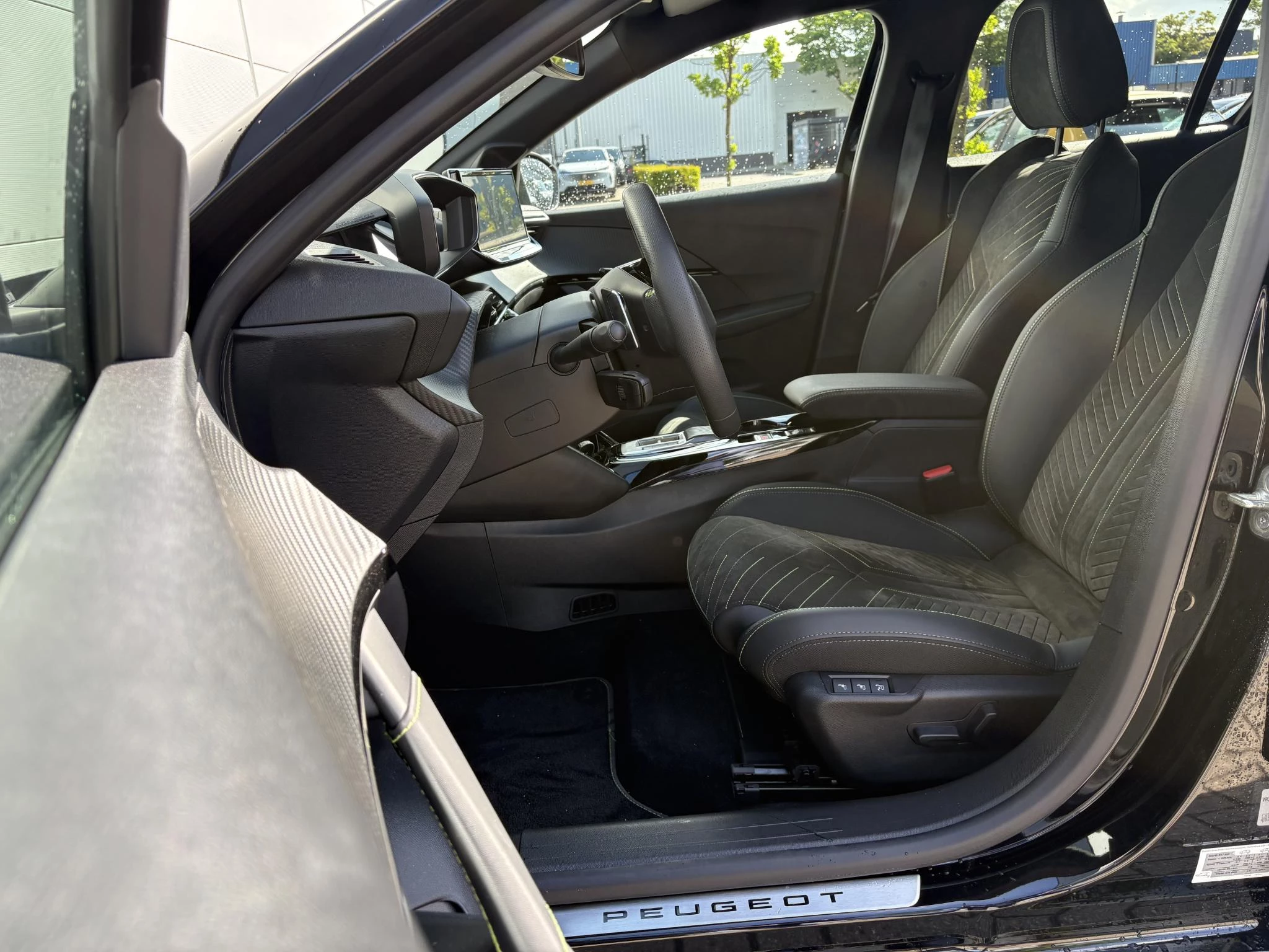 Peugeot-208-image-23