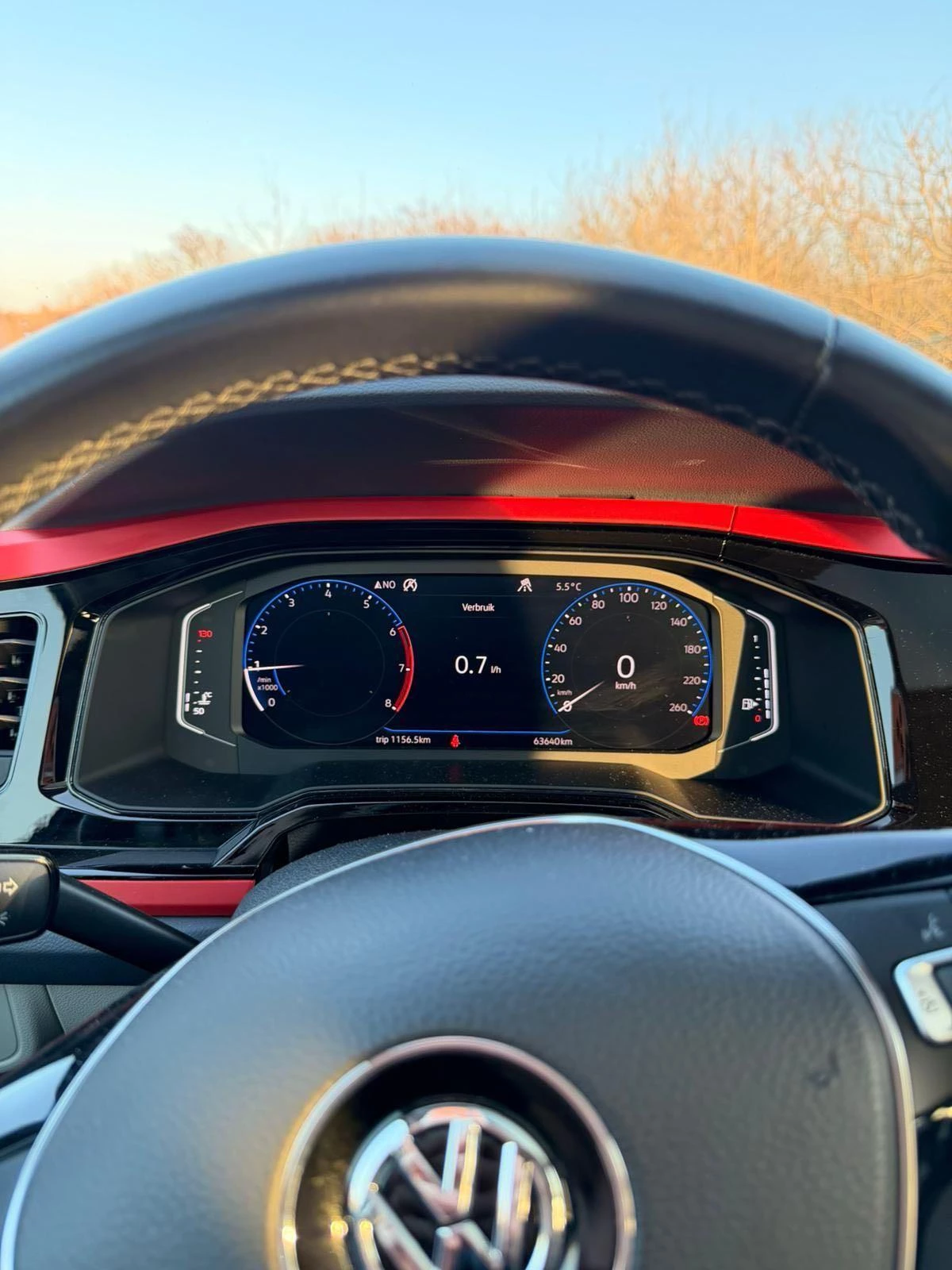 Volkswagen-Polo-image-5