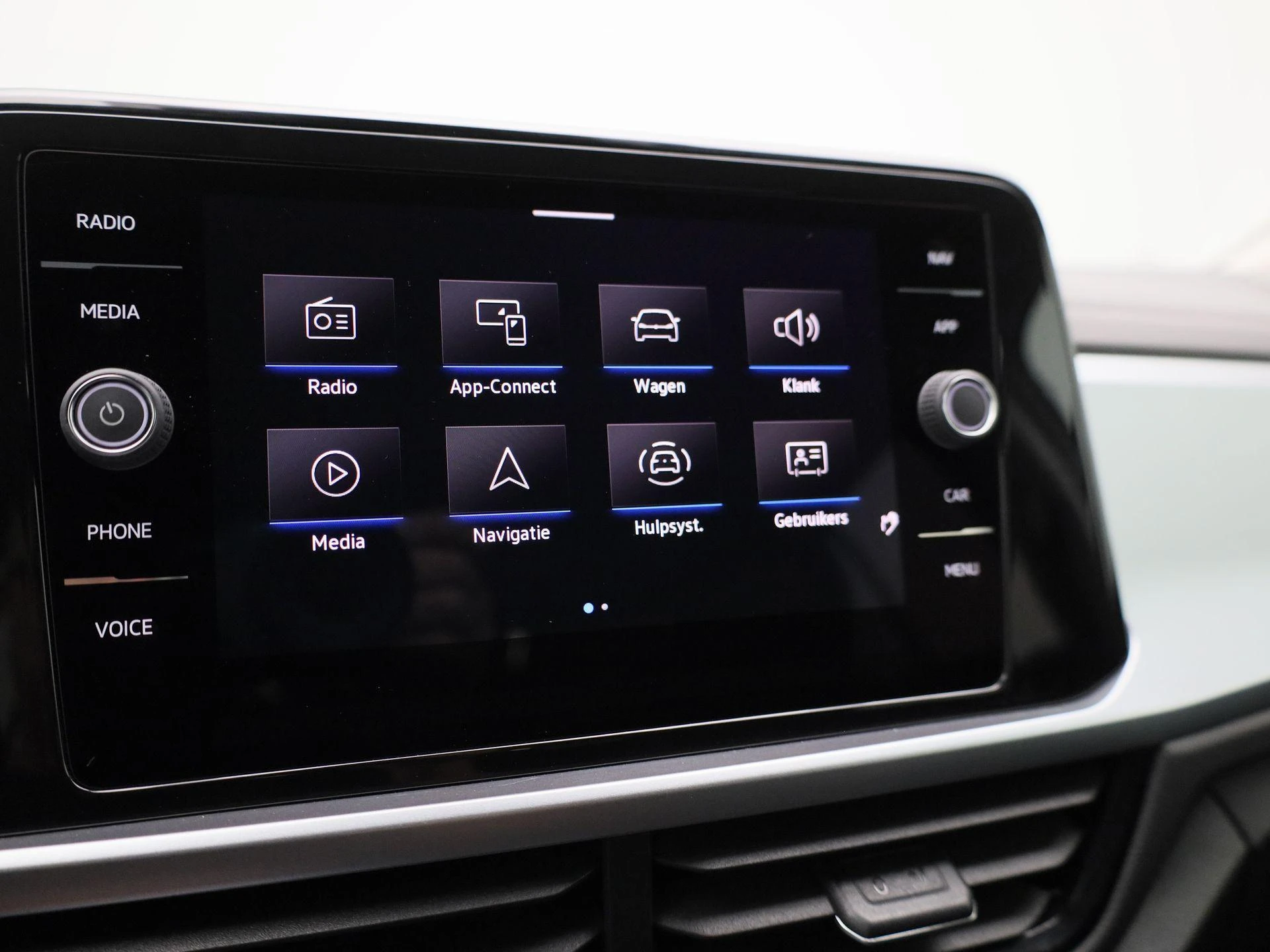 Volkswagen-T-Roc-image-21