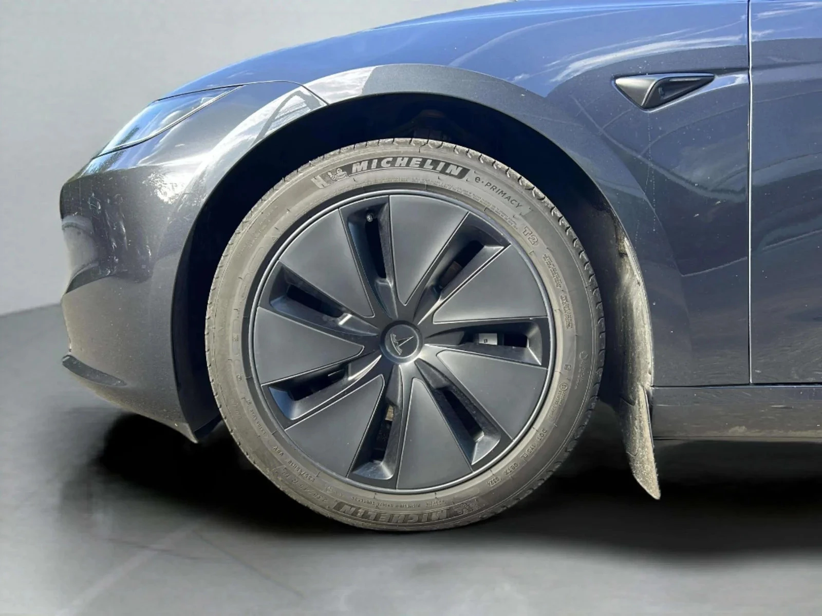 Tesla-Model 3-image-8