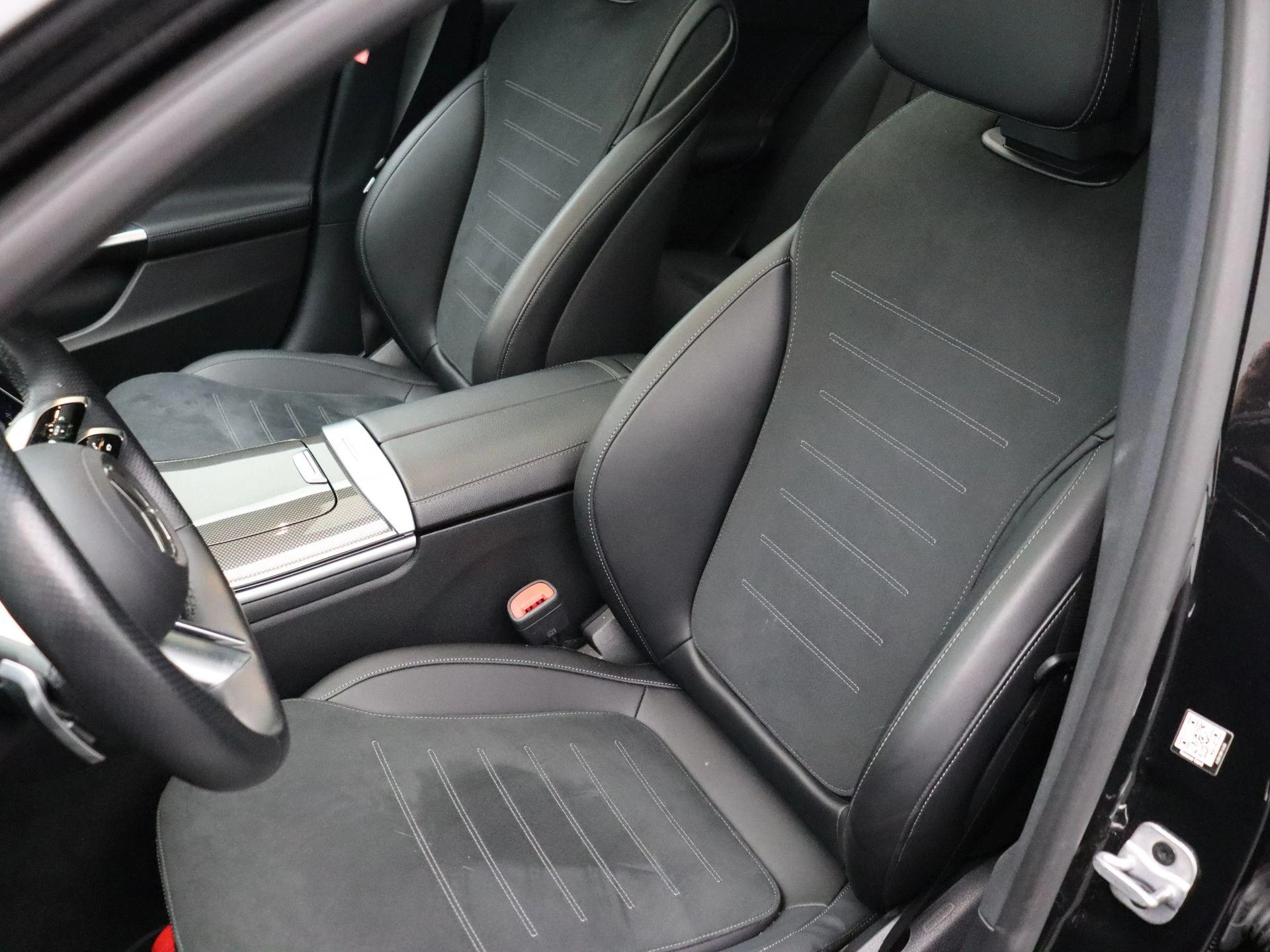 Mercedes-Benz-C-Klasse-image-21