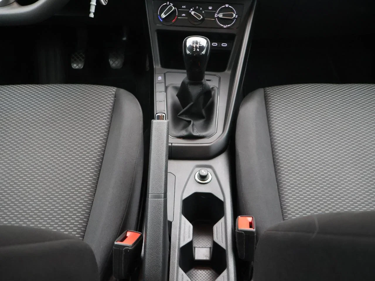 Volkswagen Polo Polo 1.0 MPI 80pk *APP CONNECT*BLTH*CRUISE*PDC*DIGITAL DASHBOARD*...