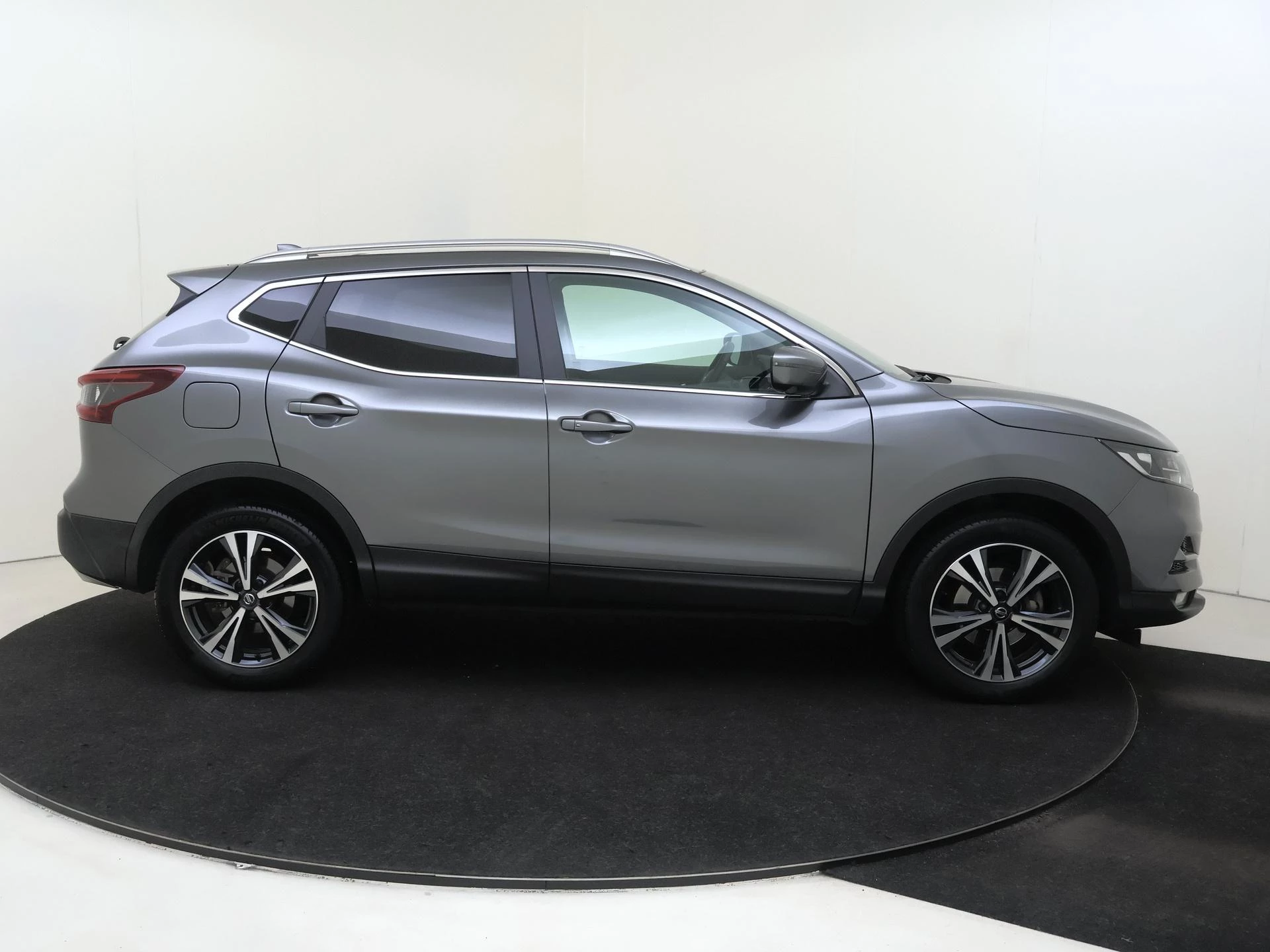 Nissan-QASHQAI-image-8