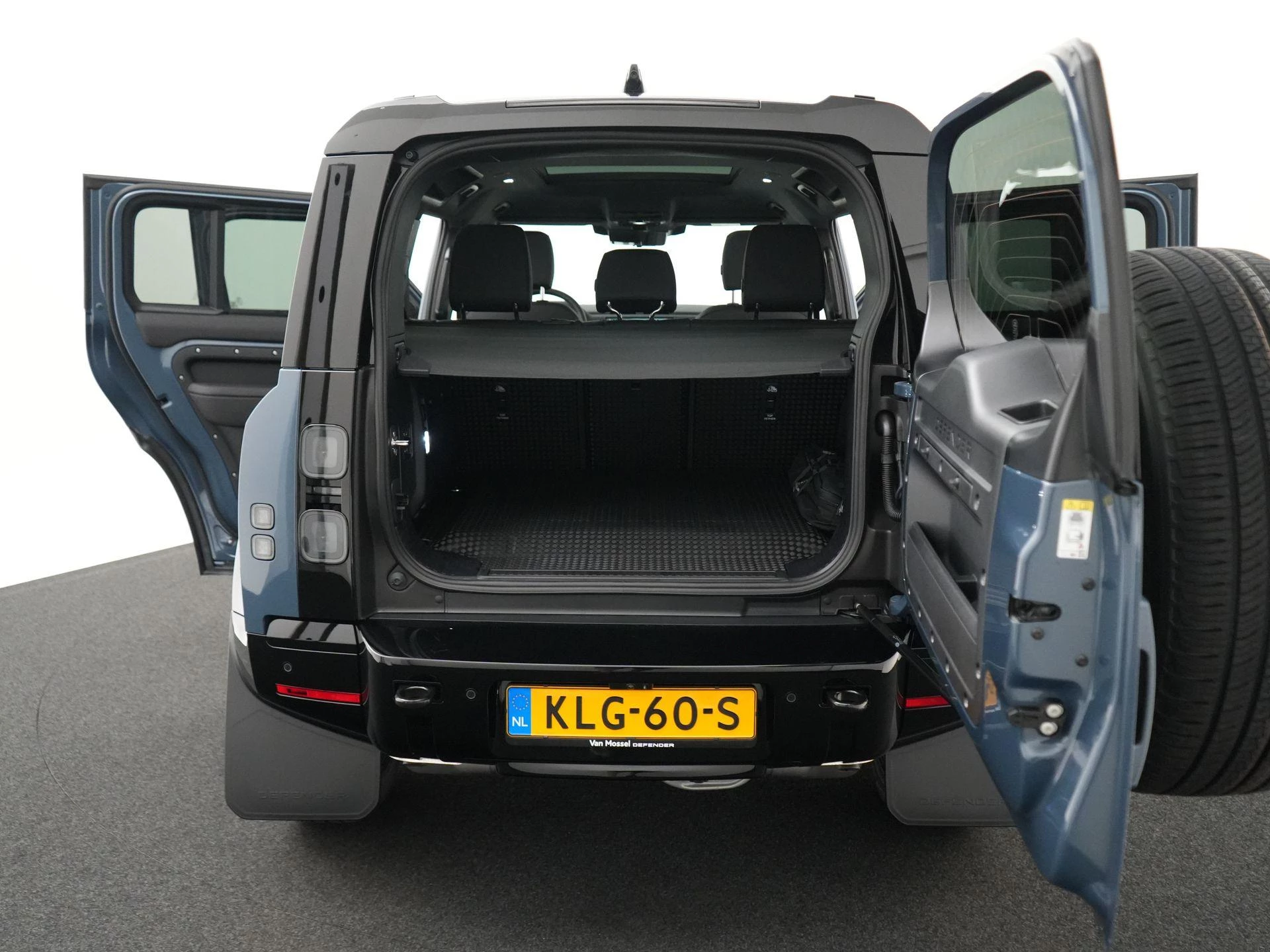 Land Rover-Defender-image-42
