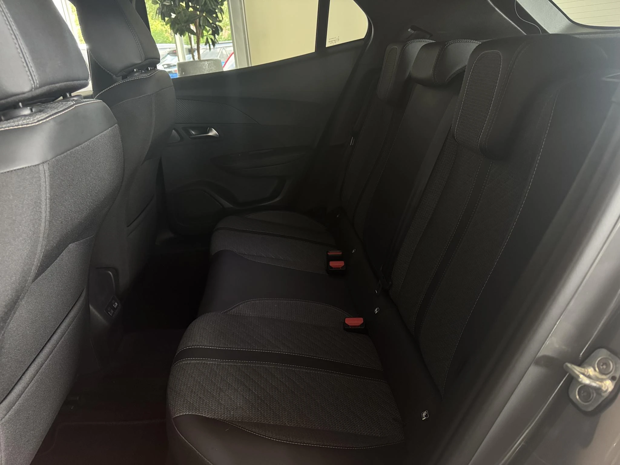 Peugeot e-2008 EV Allure Avantage 54 kWh