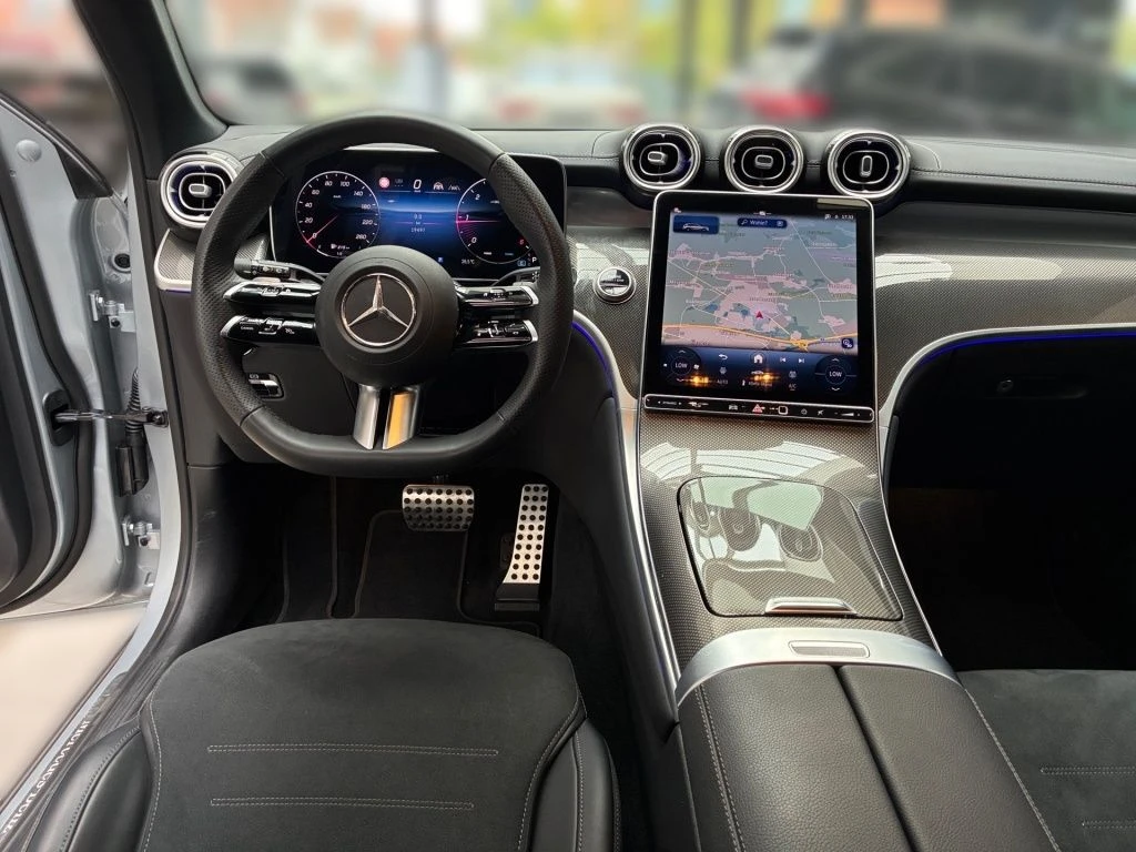 Mercedes-Benz-GLC 300 d-image-10