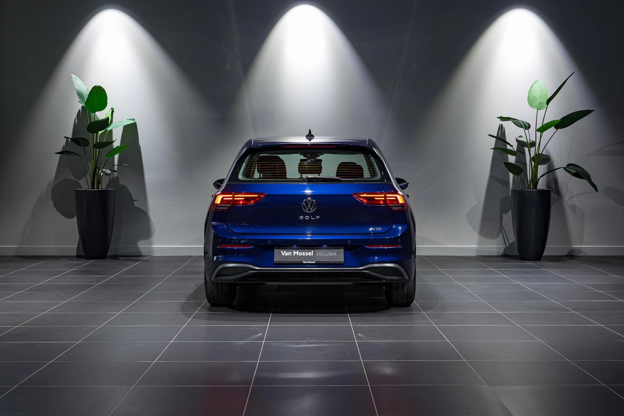 Volkswagen-Golf-image-4