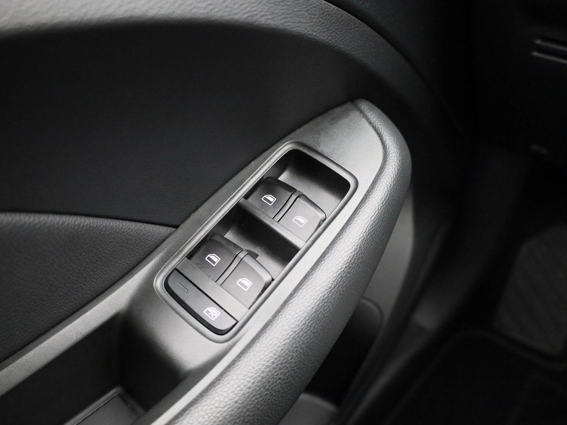 MG-ZS EV-image-25