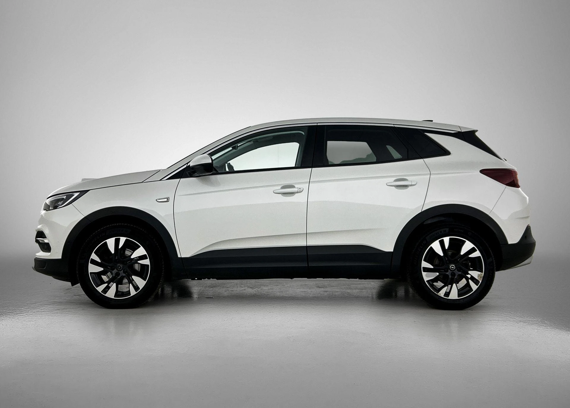 Opel-Grandland X-image-1