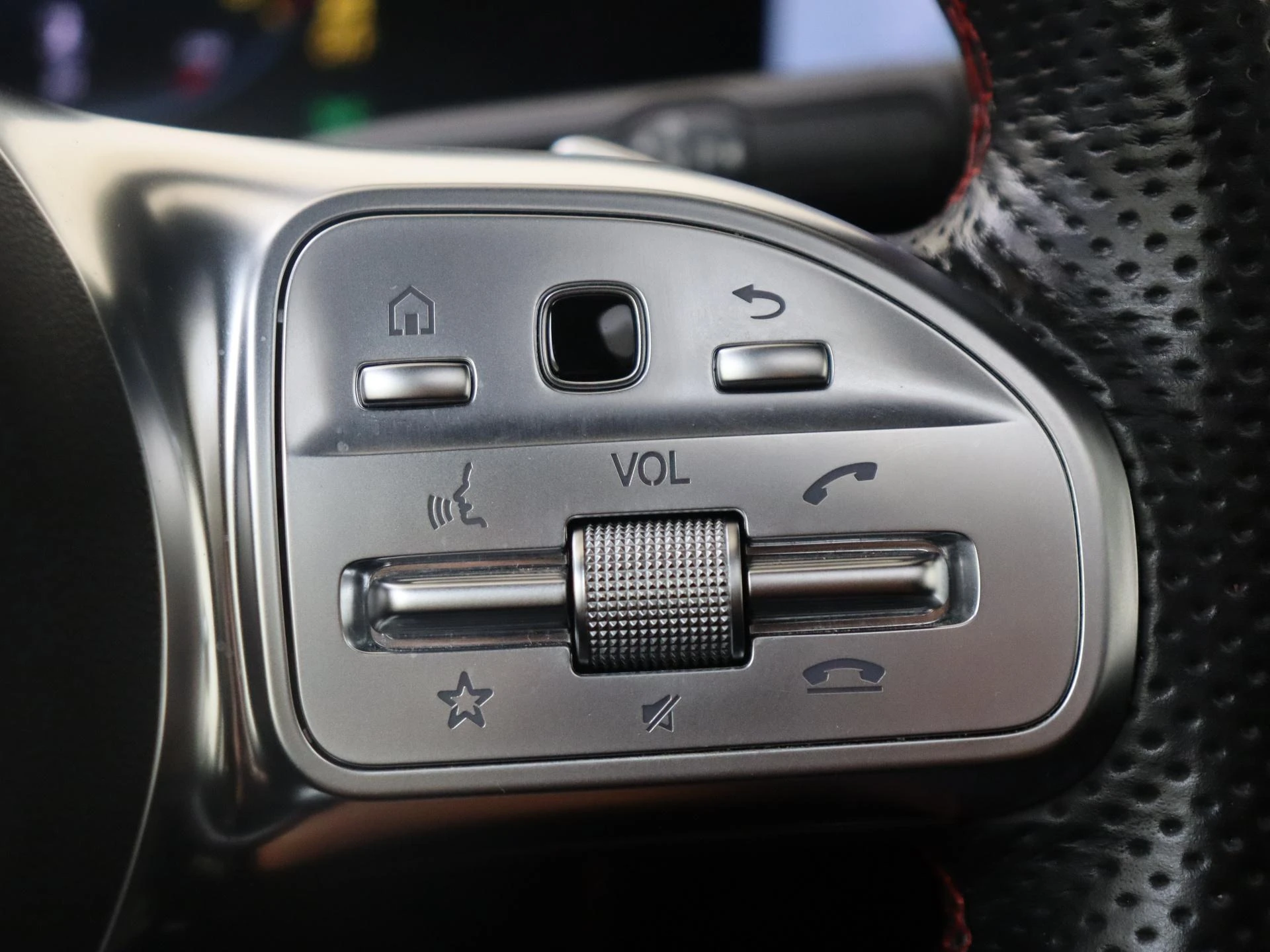 Mercedes-Benz-A-Klasse-image-12