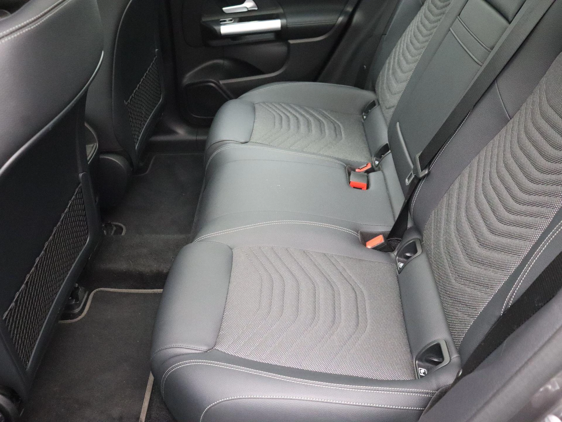 Mercedes-Benz-EQA-image-17