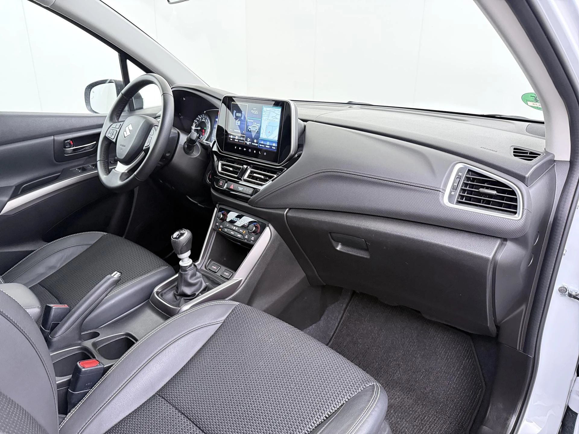 Suzuki-S-Cross-image-34