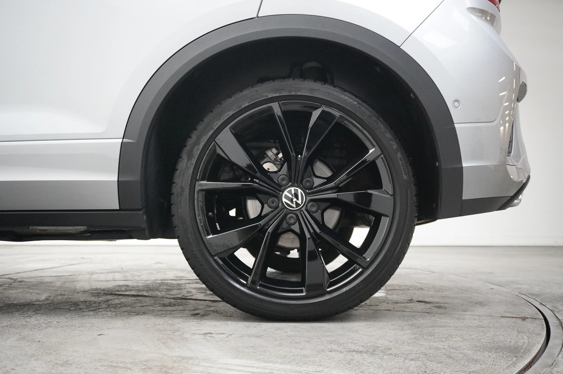Volkswagen-T-Roc-image-21