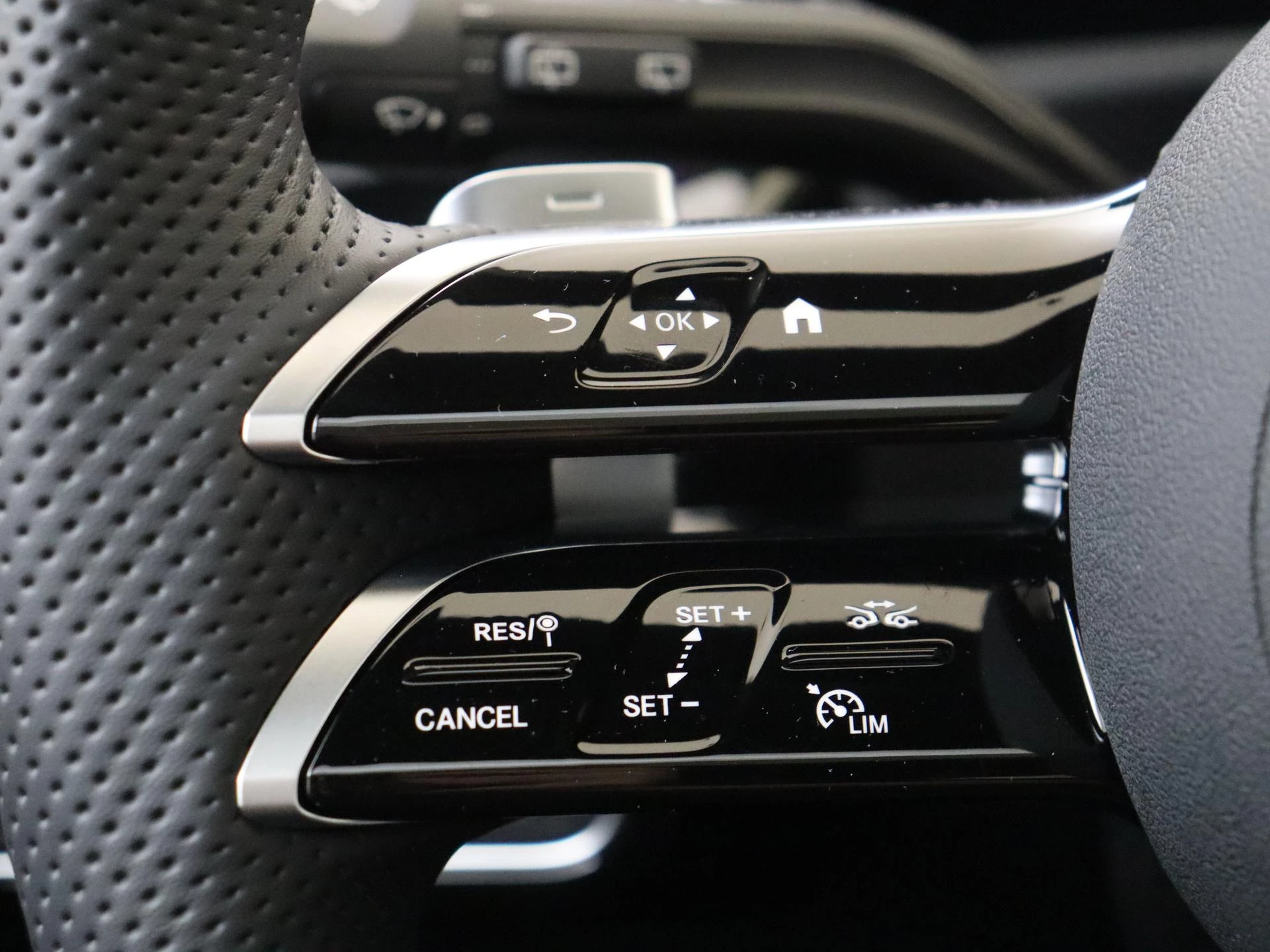 Mercedes-Benz-A-Klasse-image-15