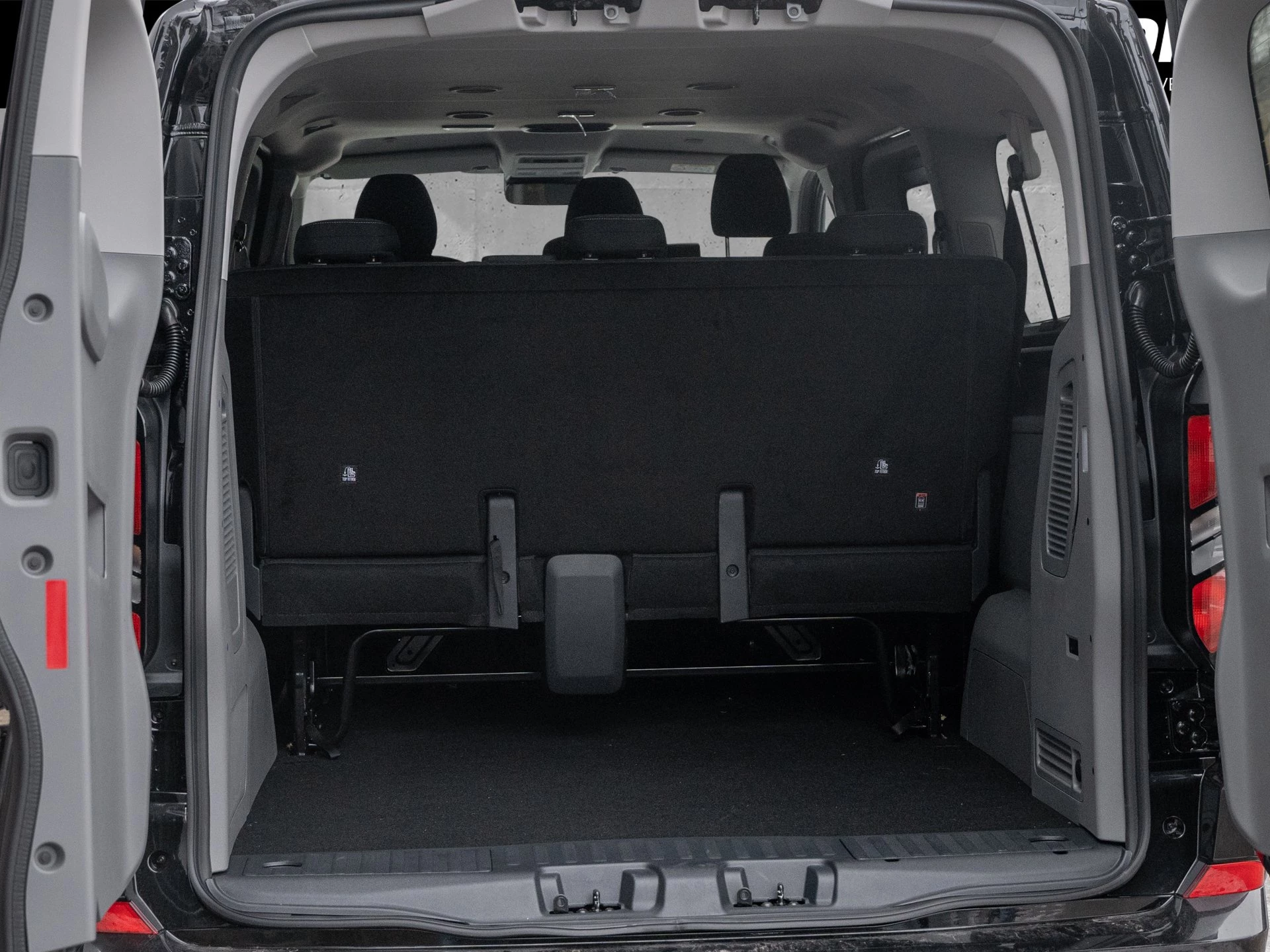 Ford Transit Custom Limited 2.0 EcoBlue 125kW 320 L2 Auto Turnier. 4-türig