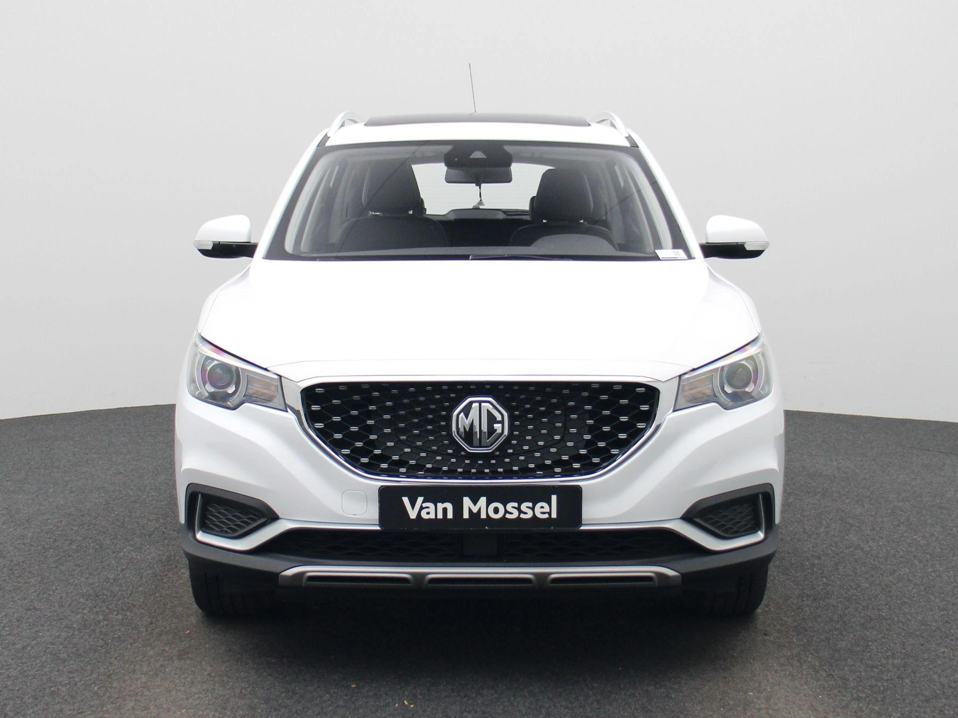 MG-ZS EV-image-2