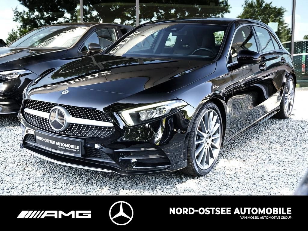 Mercedes-Benz A-Klasse 180 AMG PANO TEMPO MBUX AMG Line