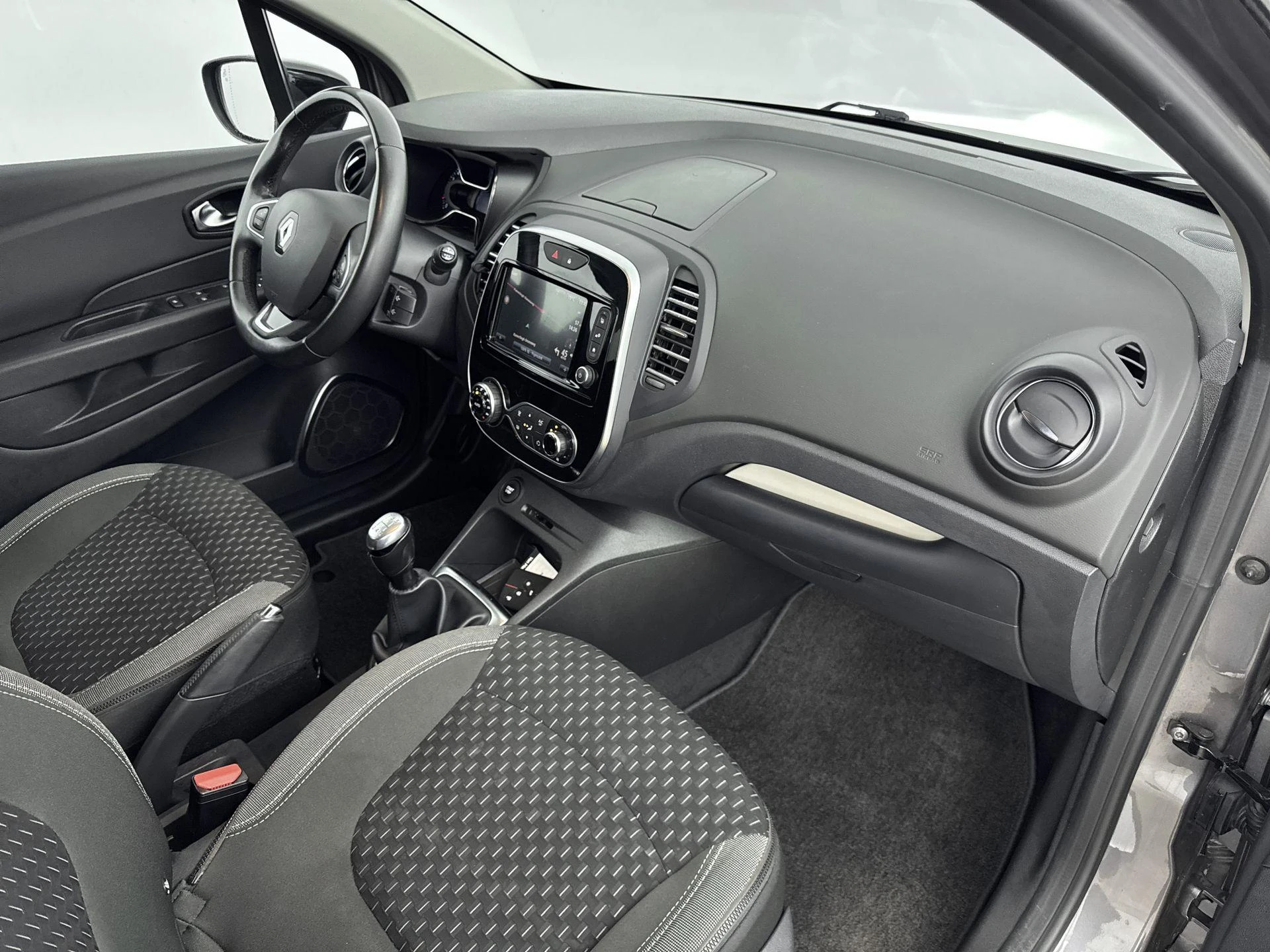 Renault-Captur-image-15