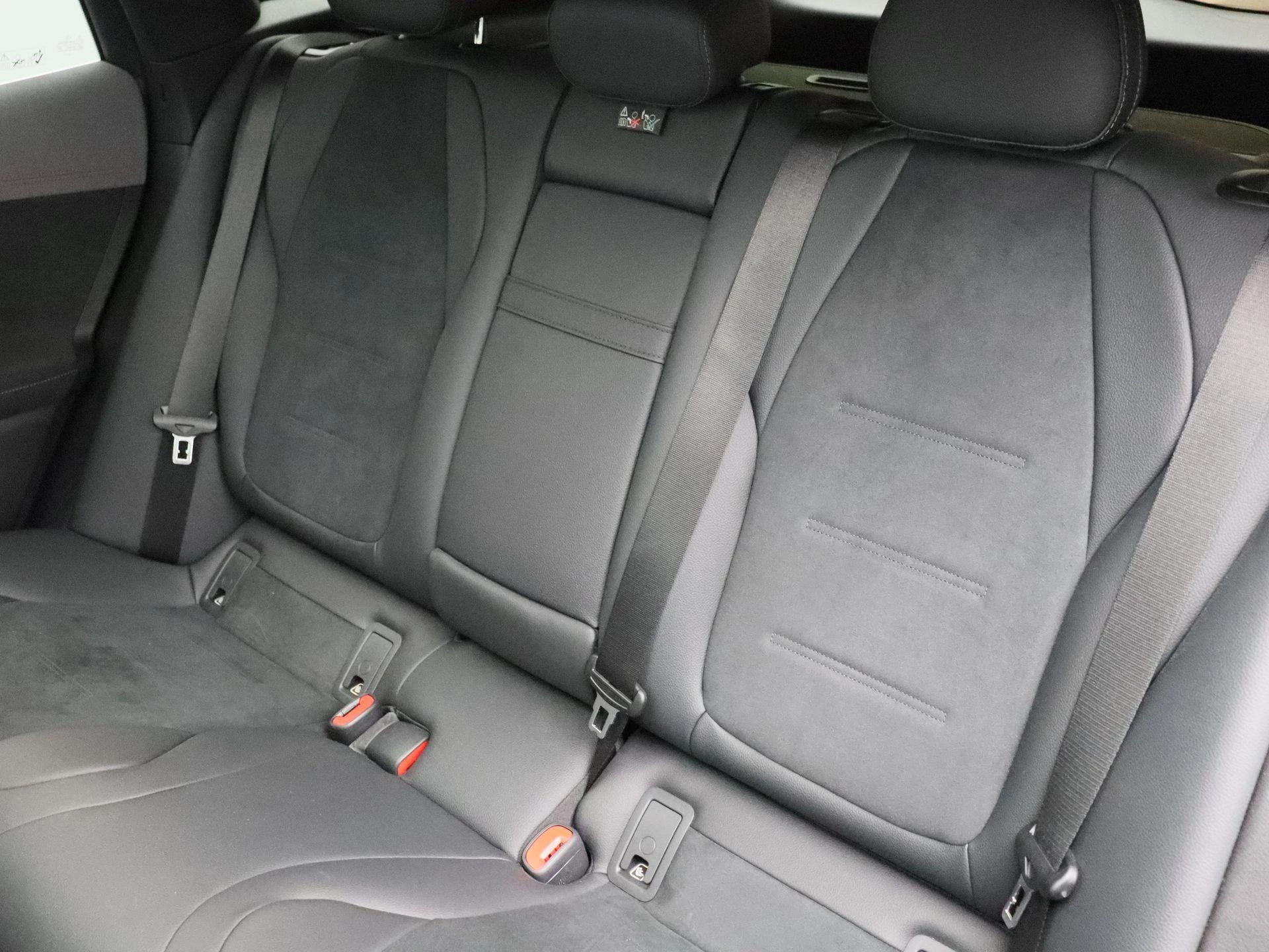 Mercedes-Benz-EQE-image-10