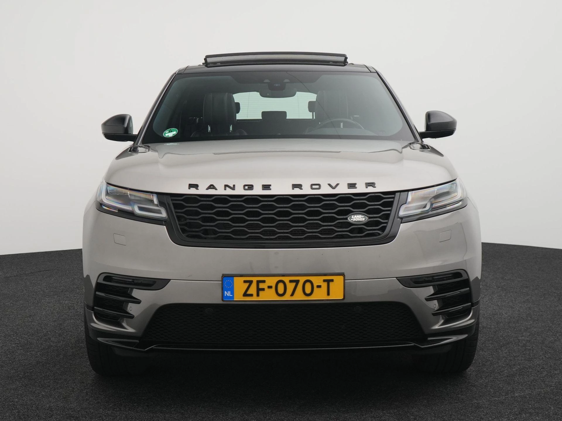 Land Rover-Range Rover Velar-image-2