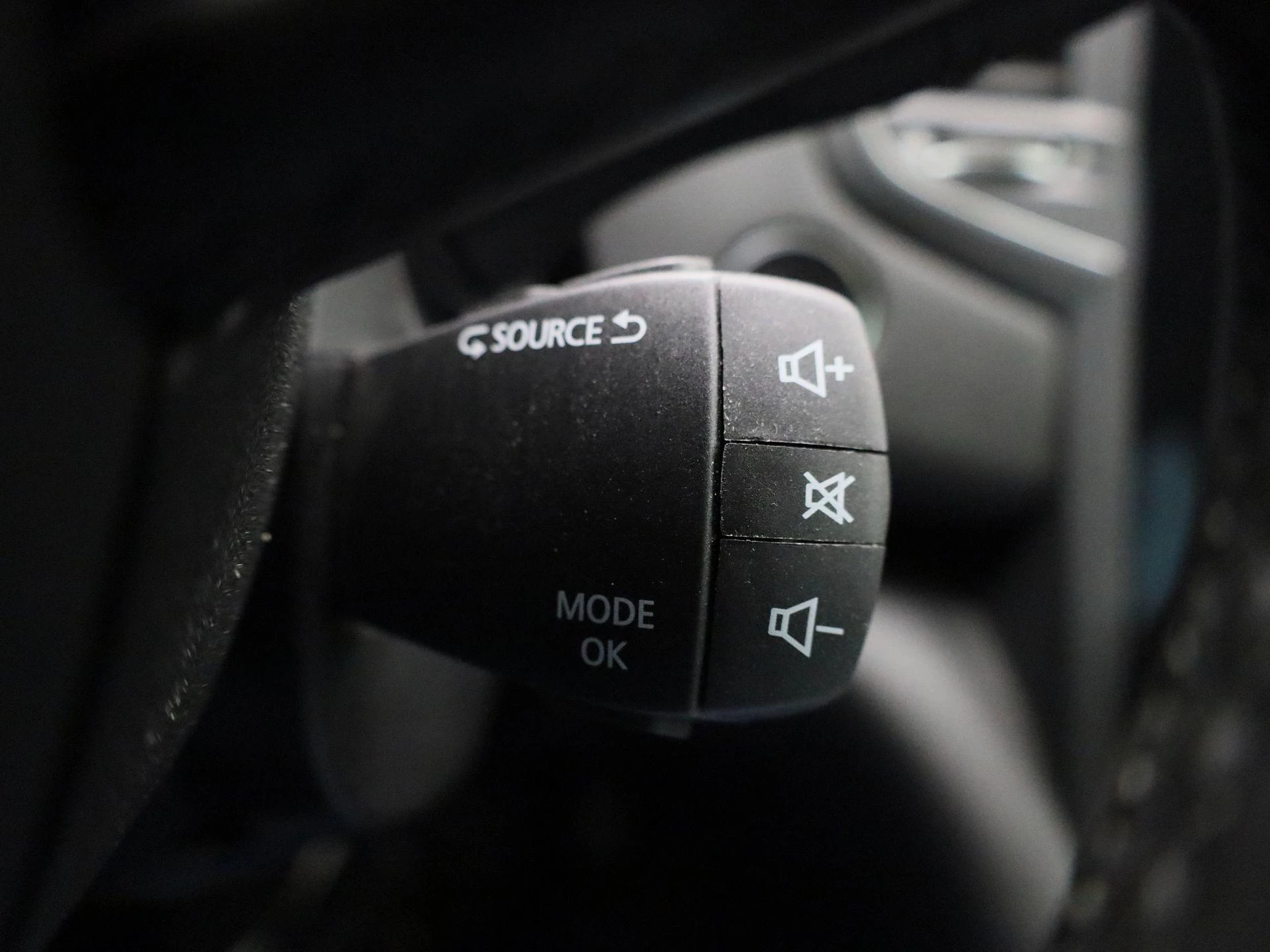 Renault-Megane E-Tech-image-21