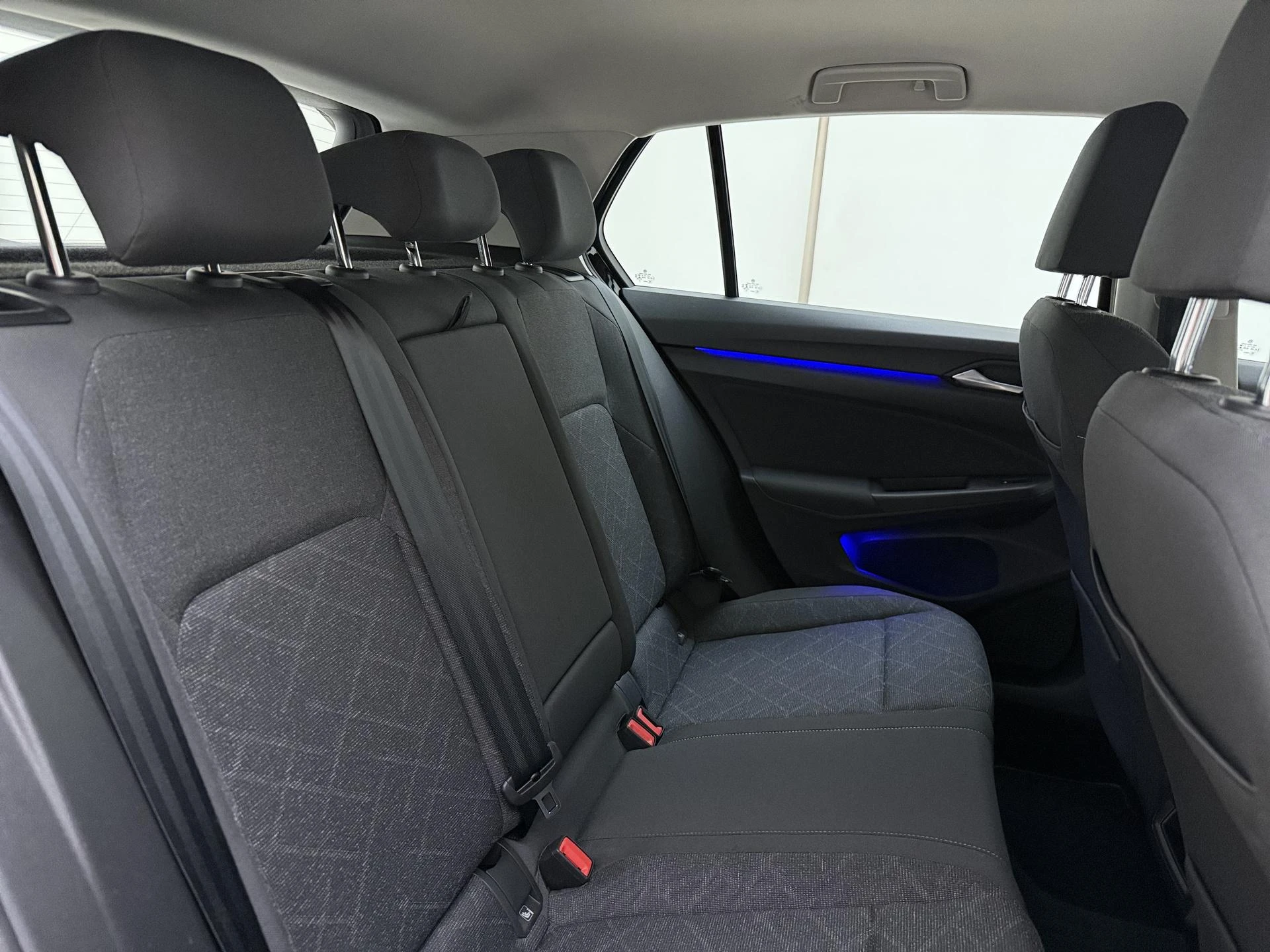 Volkswagen-Golf-image-9