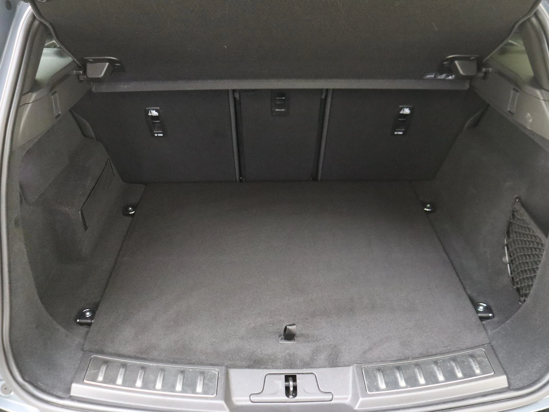Land Rover-Range Rover Evoque-image-27