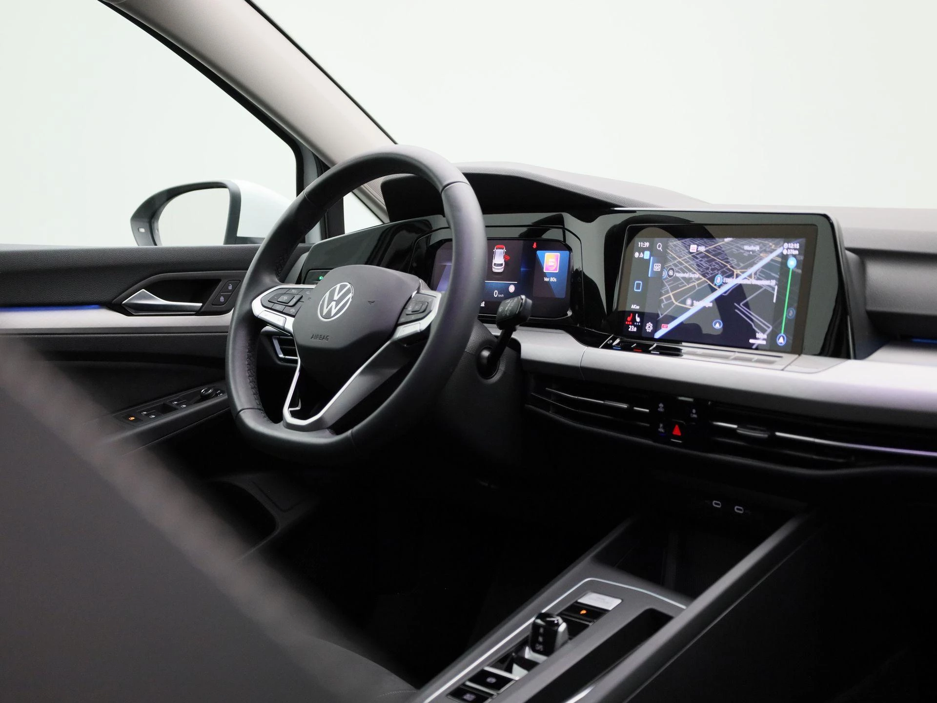 Volkswagen-Golf-image-35