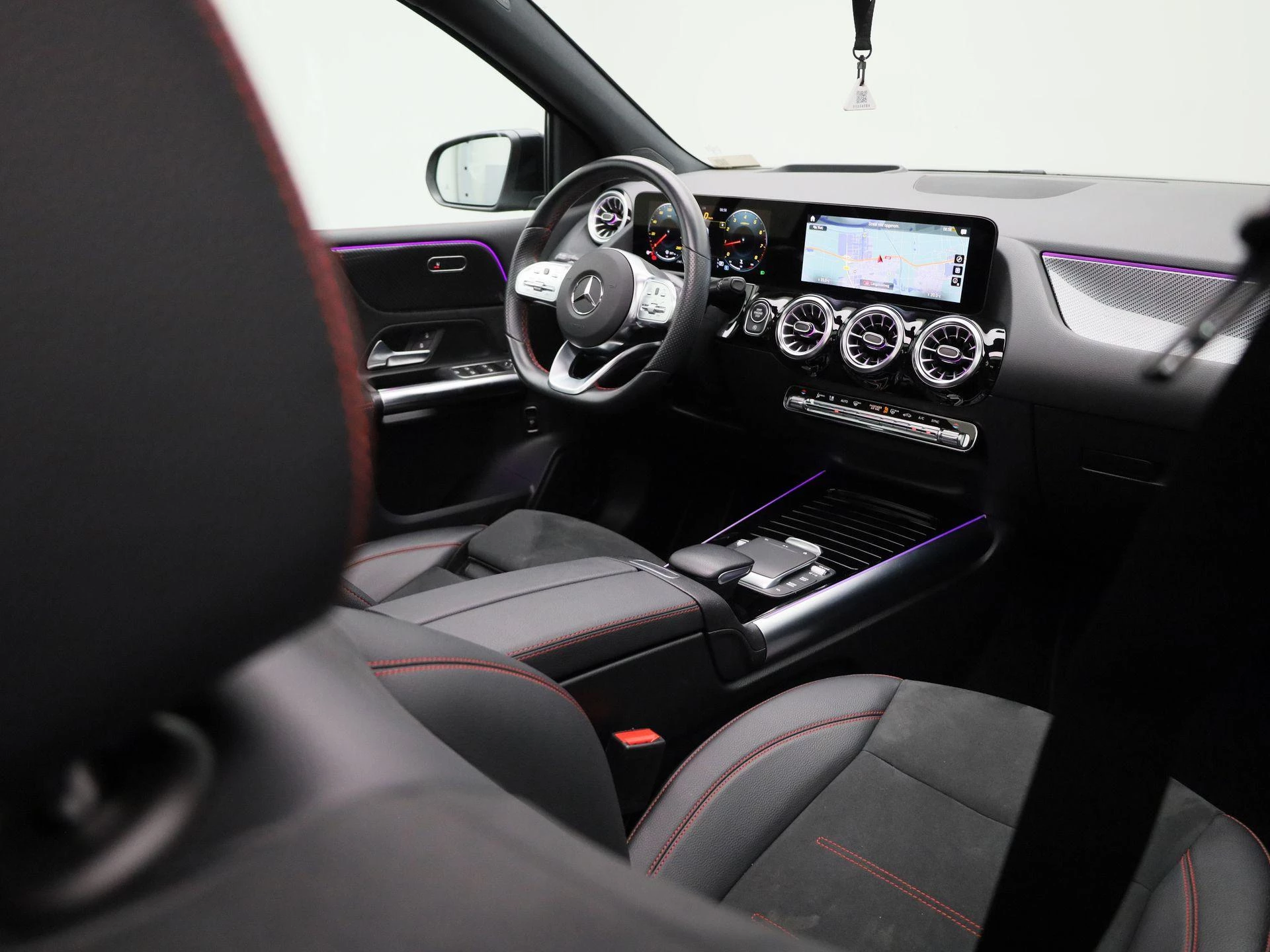 Mercedes-Benz-B-Klasse-image-39