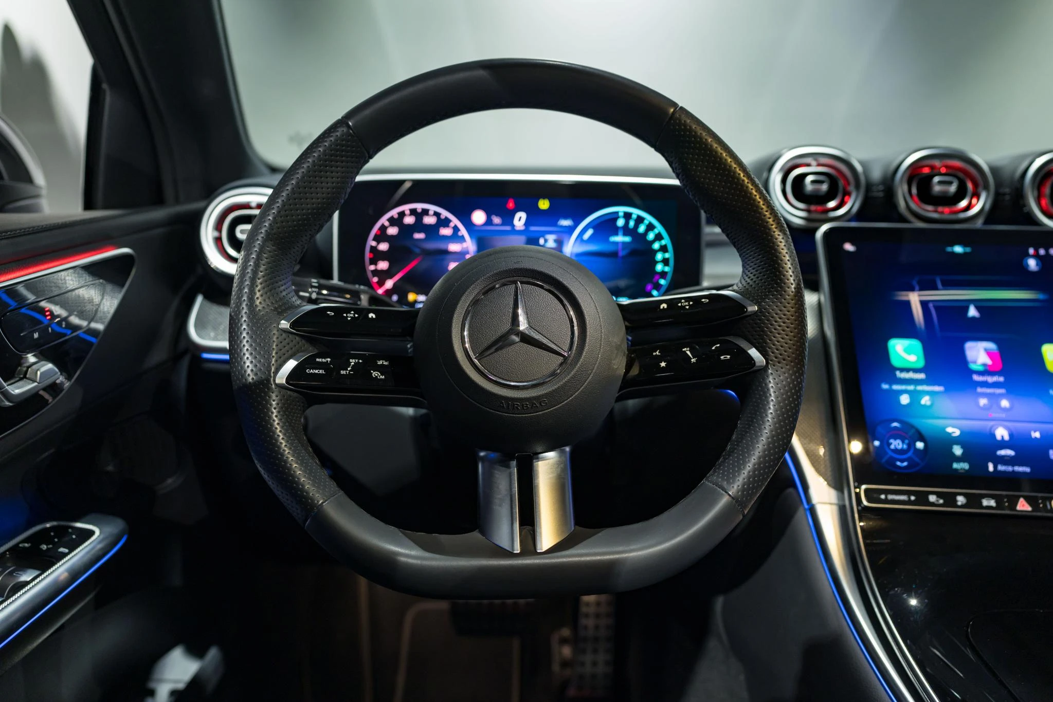 Mercedes-Benz-GLC-image-21
