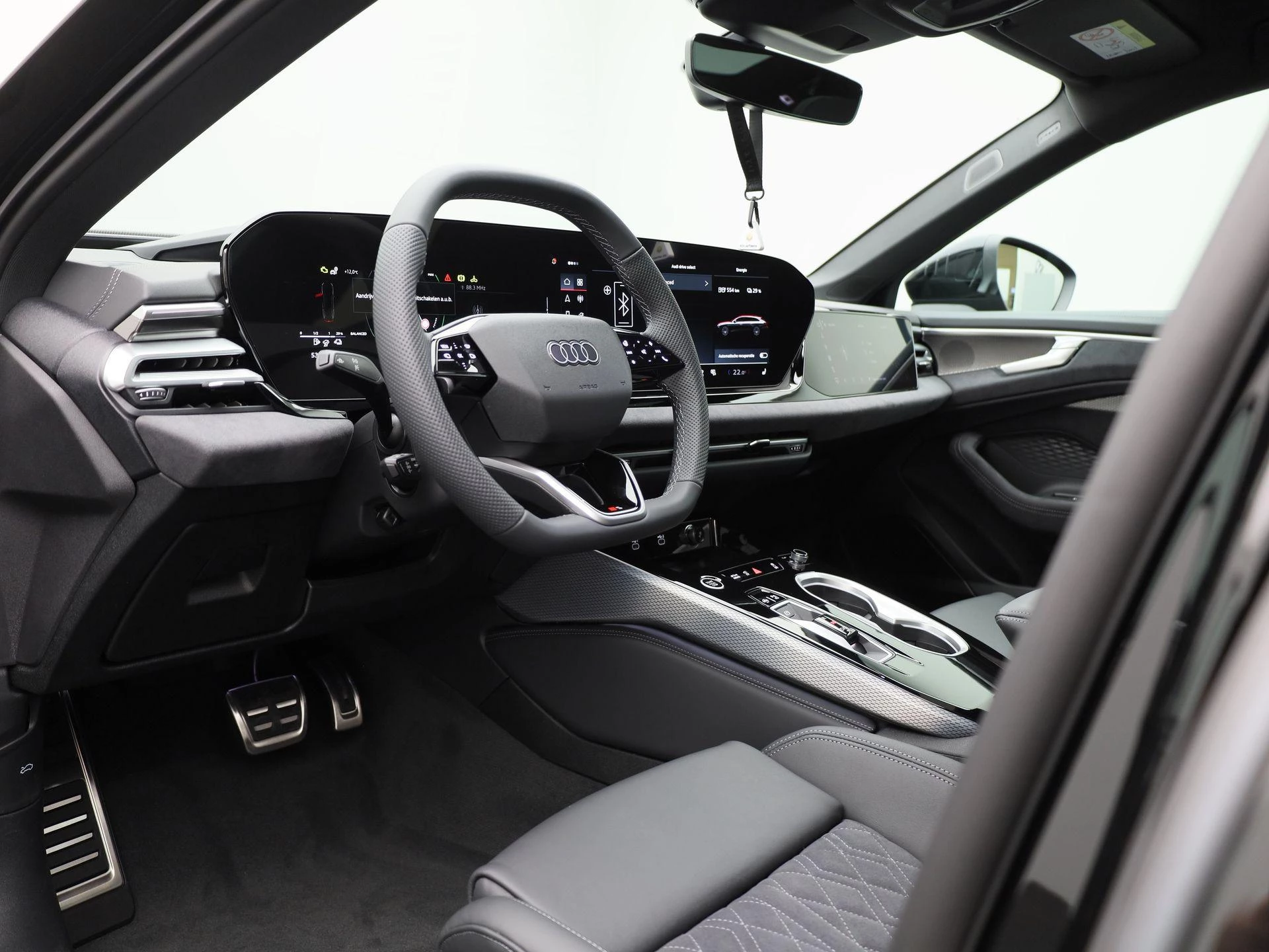 Audi A6 Avant 2.0 e-hybrid quattro S edition 299 PK