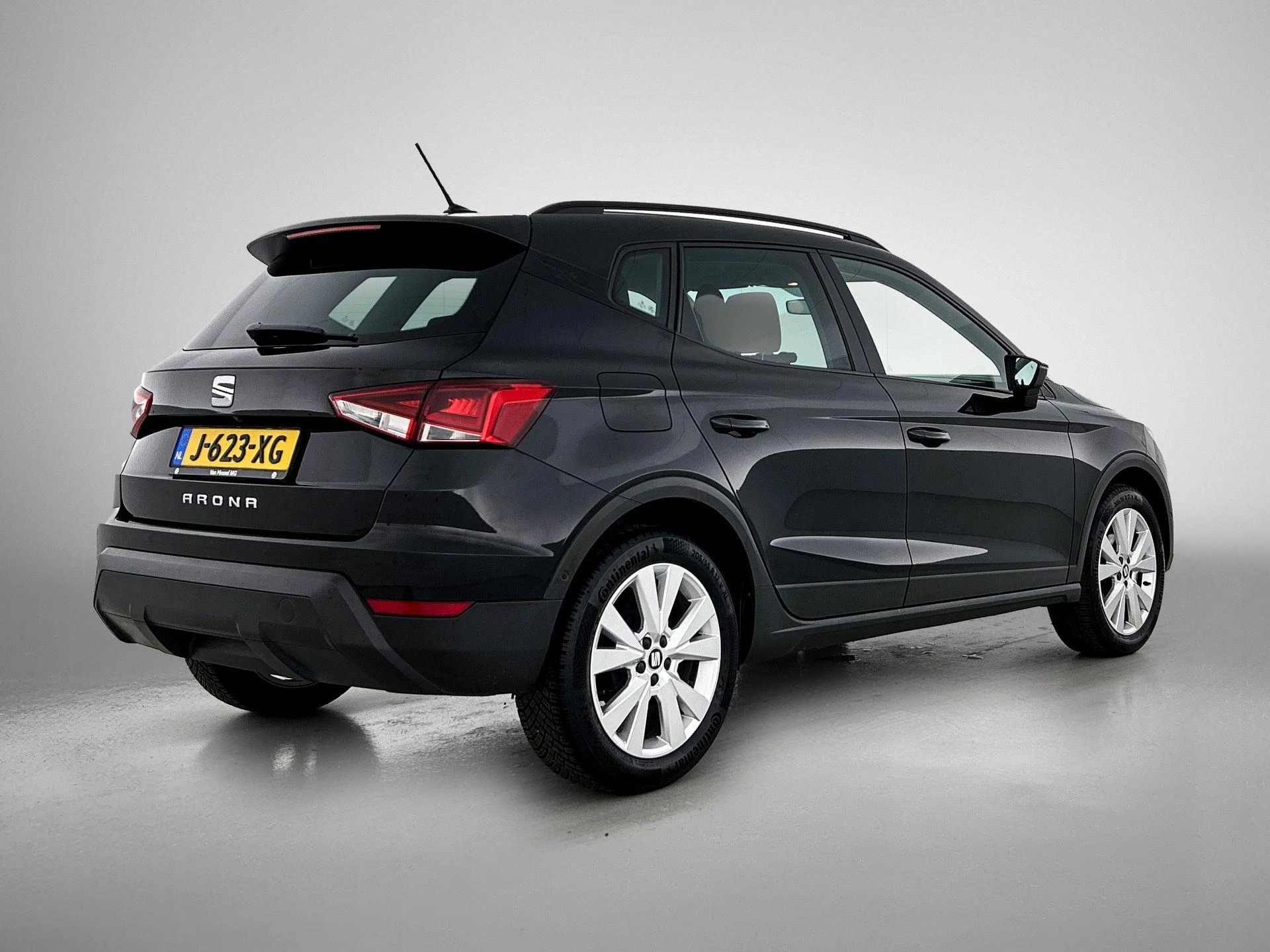 SEAT-Arona-image-4