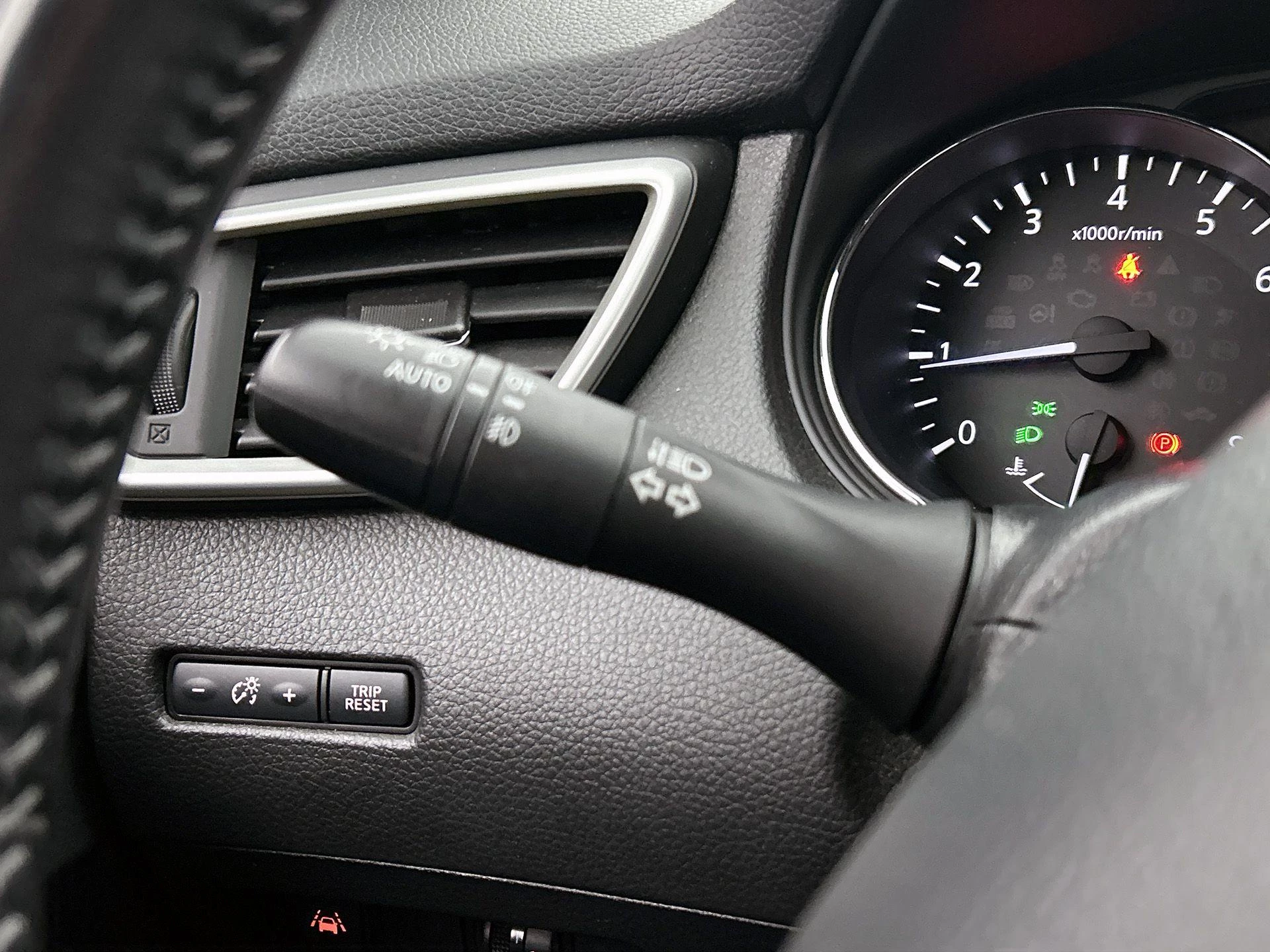 Nissan-QASHQAI-image-14