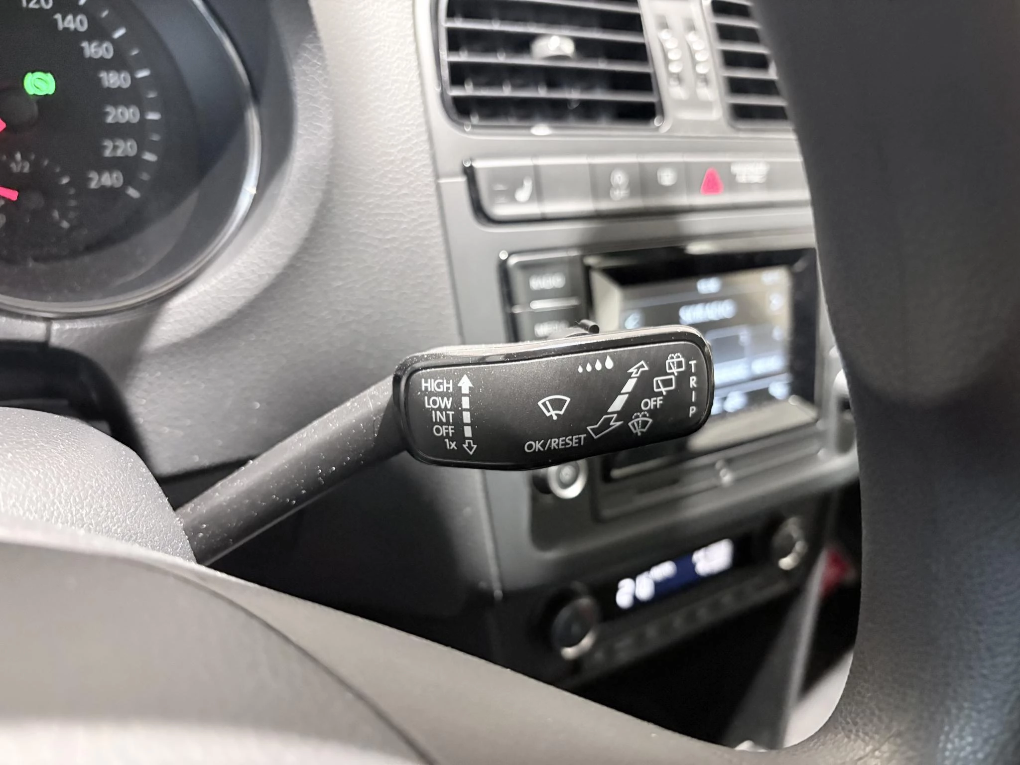 Volkswagen-Polo-image-14