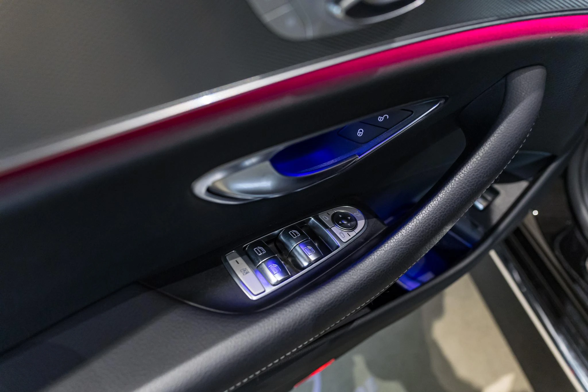 Mercedes-Benz-Classe E-image-19