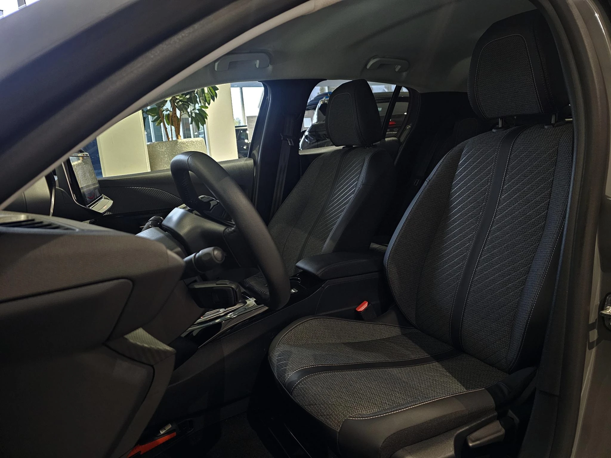 Peugeot-208-image-11